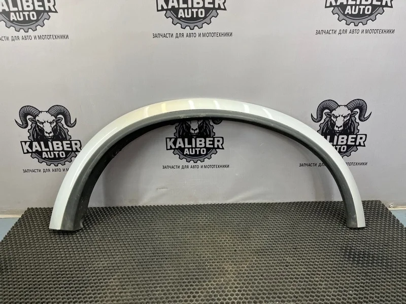 Накладка крыла Volvo XC90 2011 30695488 2.4 D5244T18, передняя правая