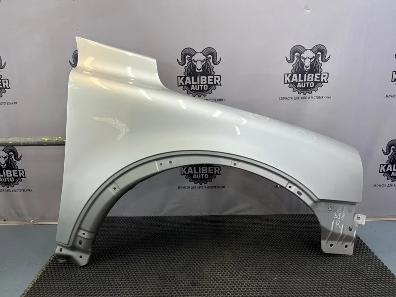 Крыло Volvo XC90 2011 30796495 2.4 D5244T18, переднее правое