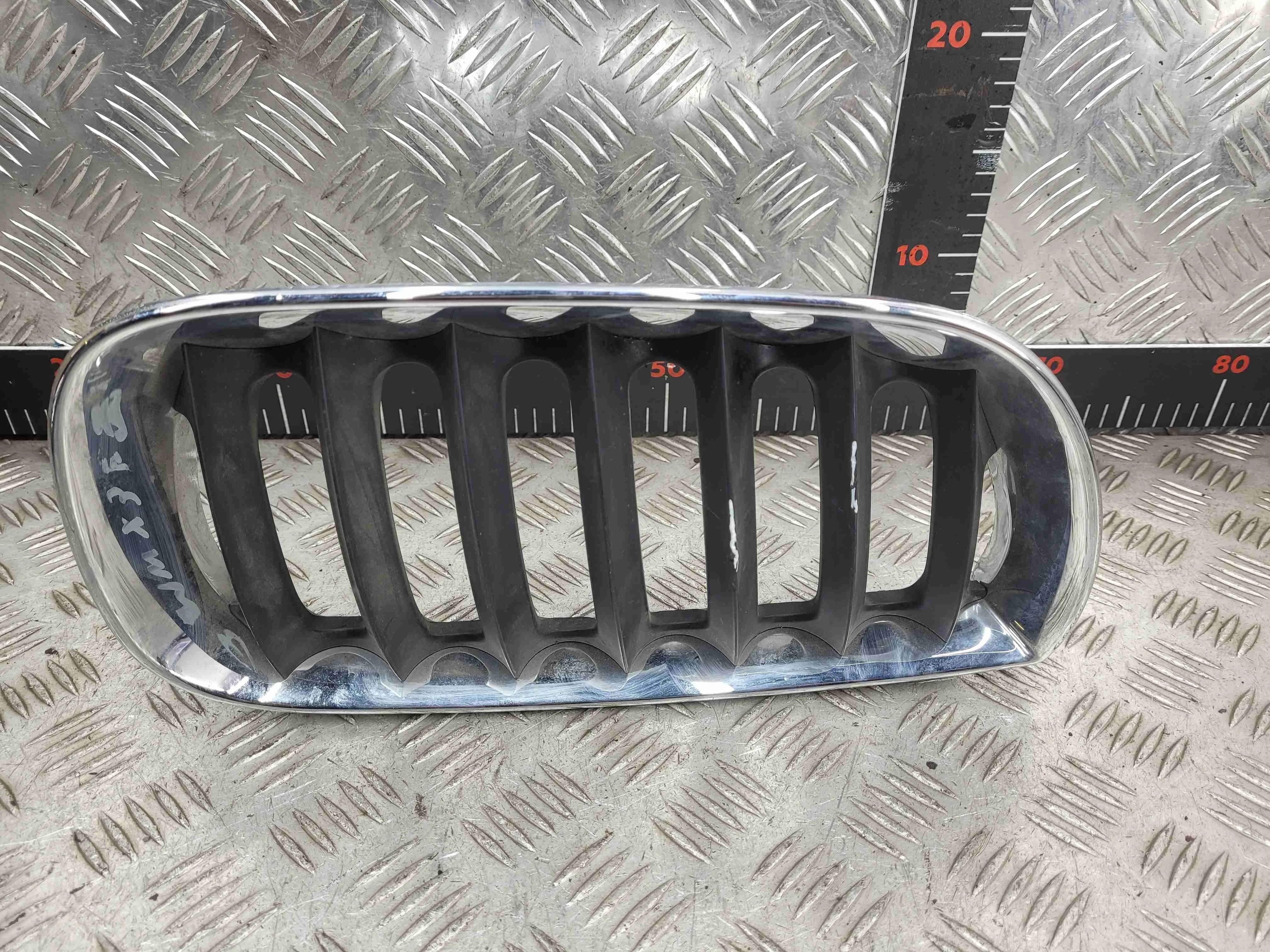 Решетка радиатора BMW  2003 2,0 TD Дизель МКПП Внедорожник. X3 (E83) 2003-2010