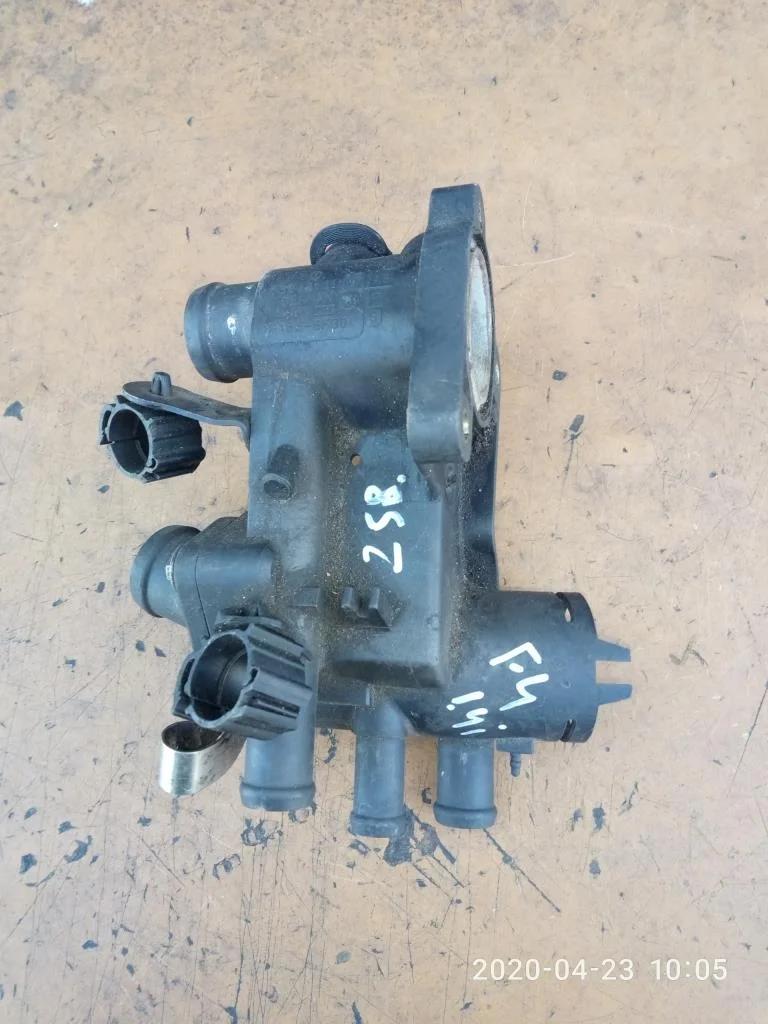 Корпус термостата Volkswagen Golf IV (1J) 1997-2004 1999 1,4 i Бензин   Golf