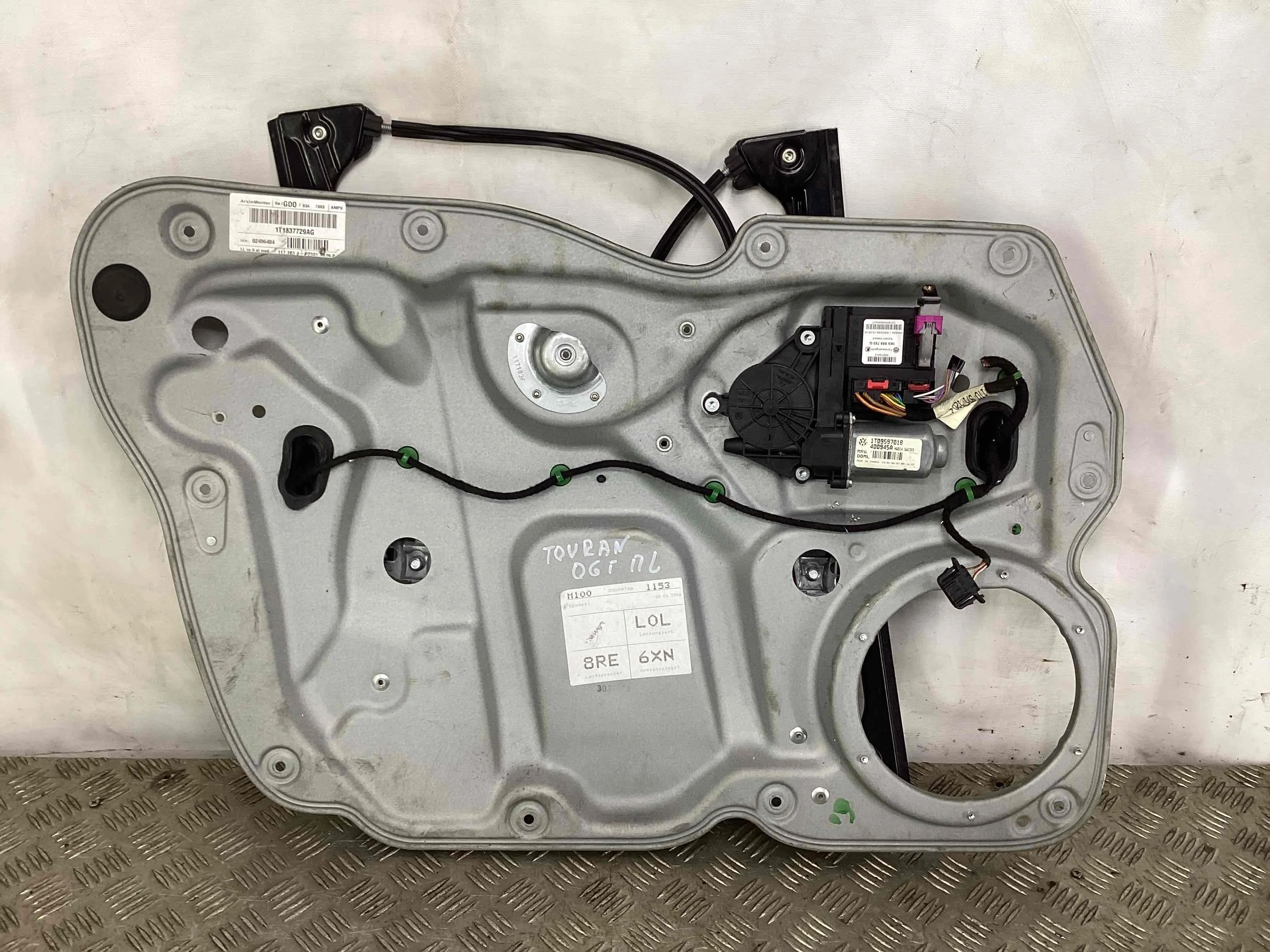 Стеклоподъемник передний левый Volkswagen Touran I (1T) 2003-2006 2006      Touran