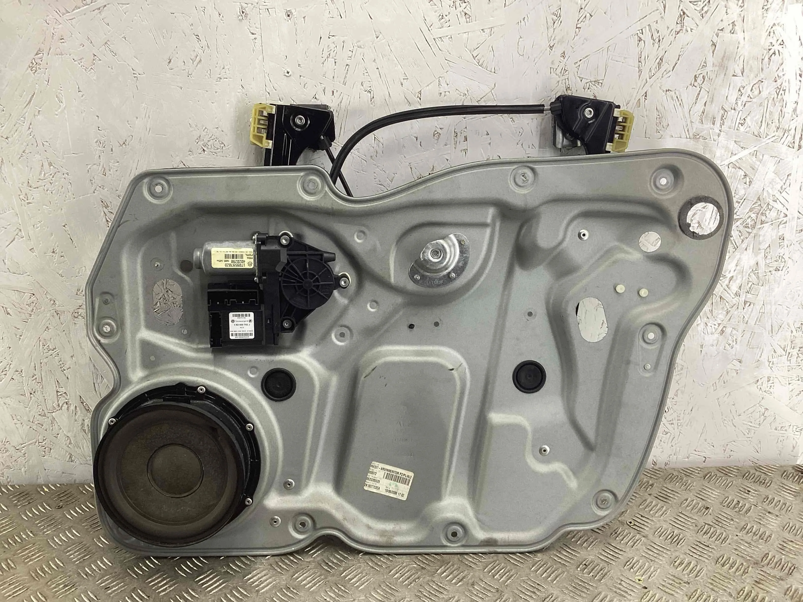 Стеклоподъемник передний правый Volkswagen Caddy III (2K) 2004-2010 2006      Caddy