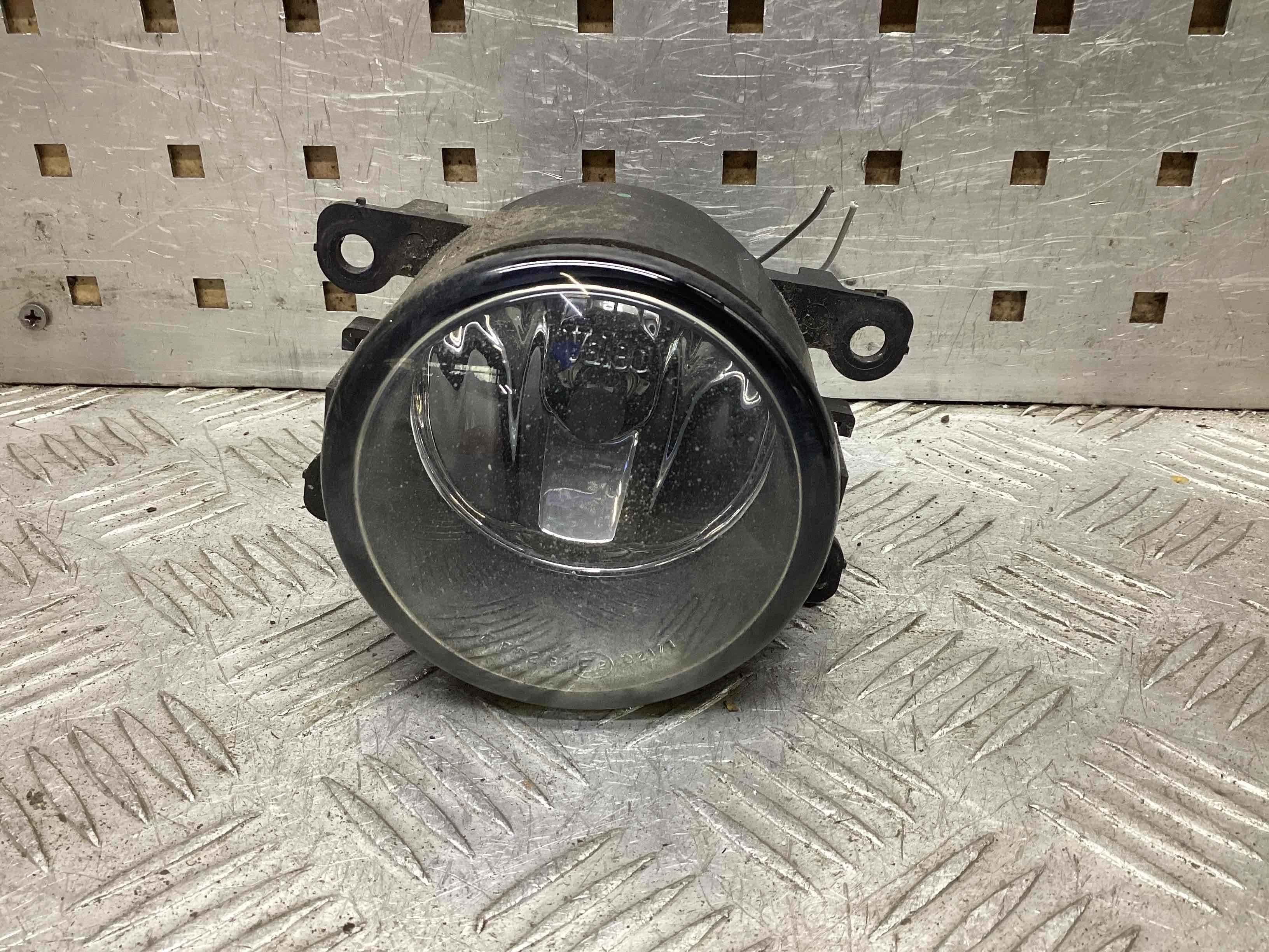 Фара противотуманная правая Renault Megane II 2002-2006 2005 1,9 DCi Дизель МКПП 5ст. Хэтчбек 5дв. Megane