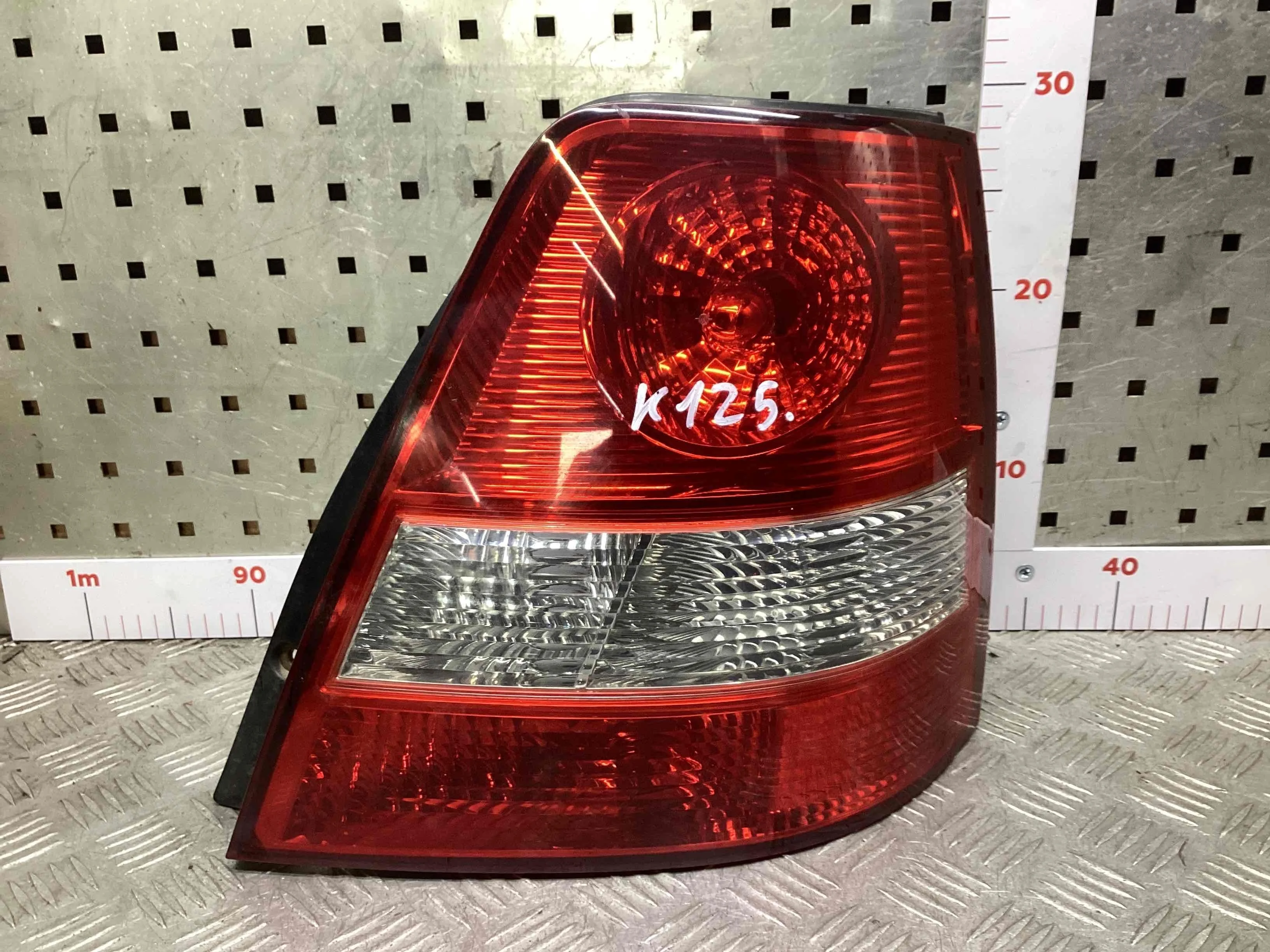 Фонарь задний правый Kia Sorento I (JC/BL) 2002-2006 2002 2,5 CRDi Дизель МКПП 5ст. Внедорожник. Sorento