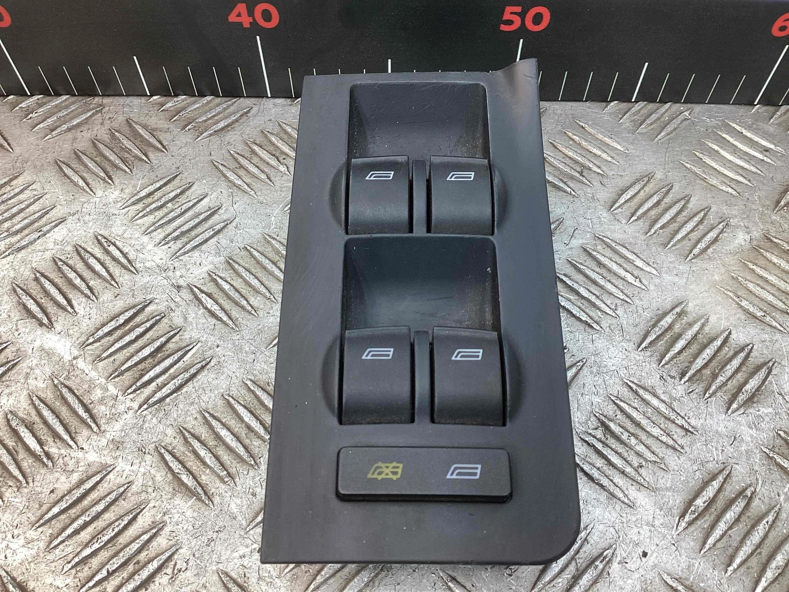 Блок управления стеклоподъемниками Audi A6 C5 (4B) 1997-2001 2000 2,4 i Бензин МКПП 5ст. Универсал. A6