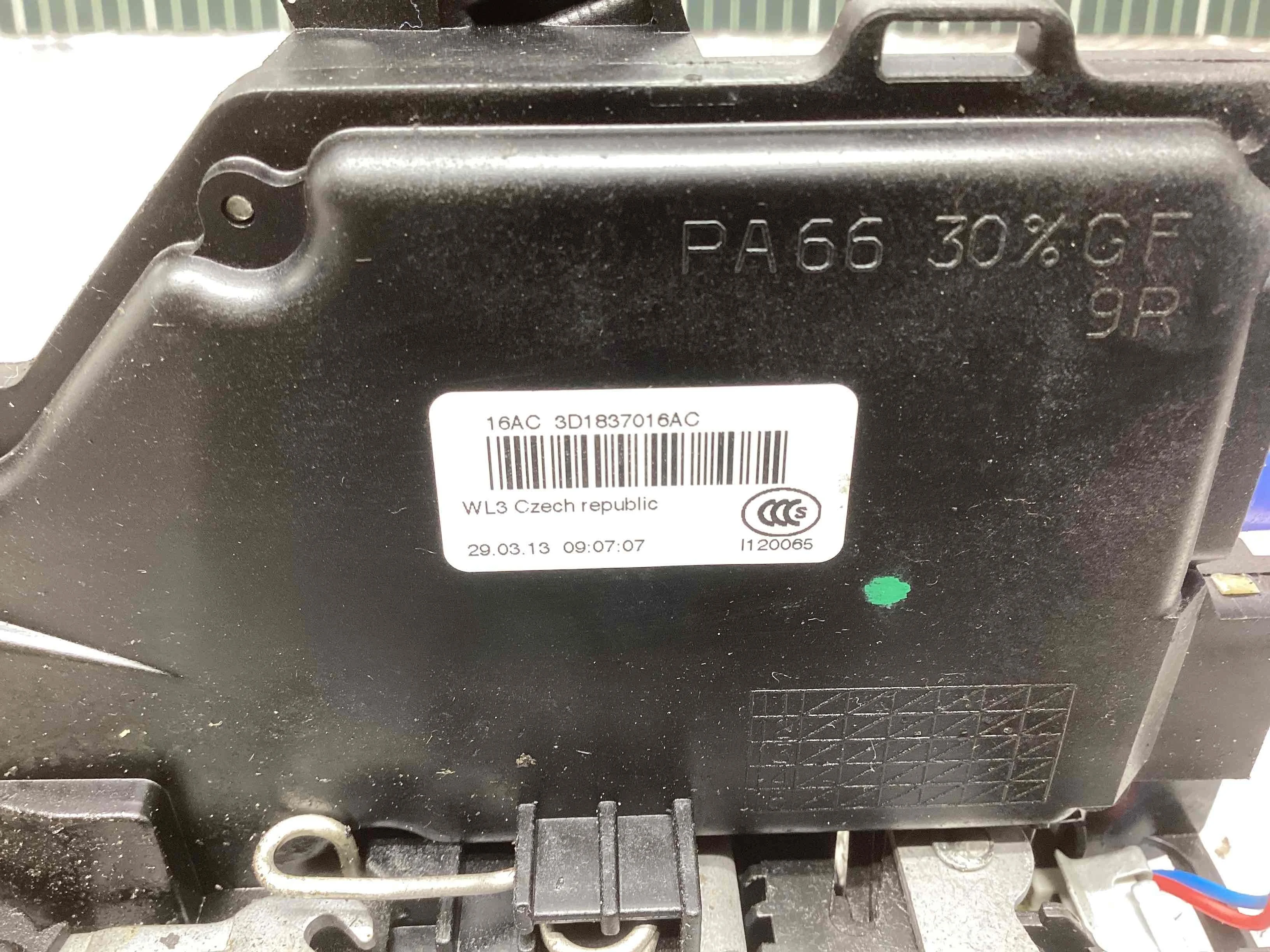 Замок двери передней правой Volkswagen Golf V (1K) 2004-2009 2005 1,6 i Бензин МКПП 5ст. Хэтчбек 5дв. Golf