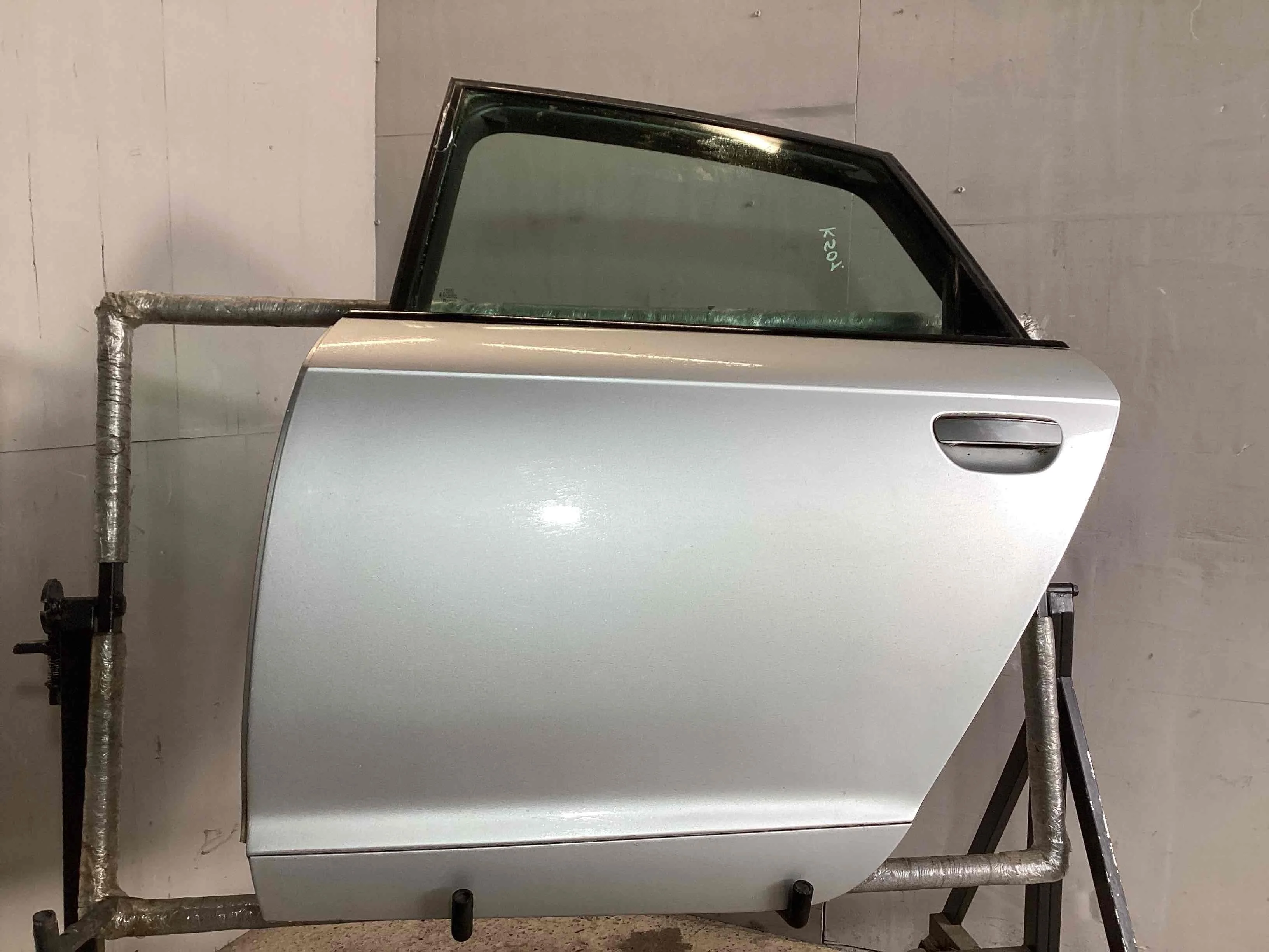 Дверь задняя левая Audi A6 C6 (4F) 2004-2008 2006 2,4 i Бензин Вариатор Седан. A6