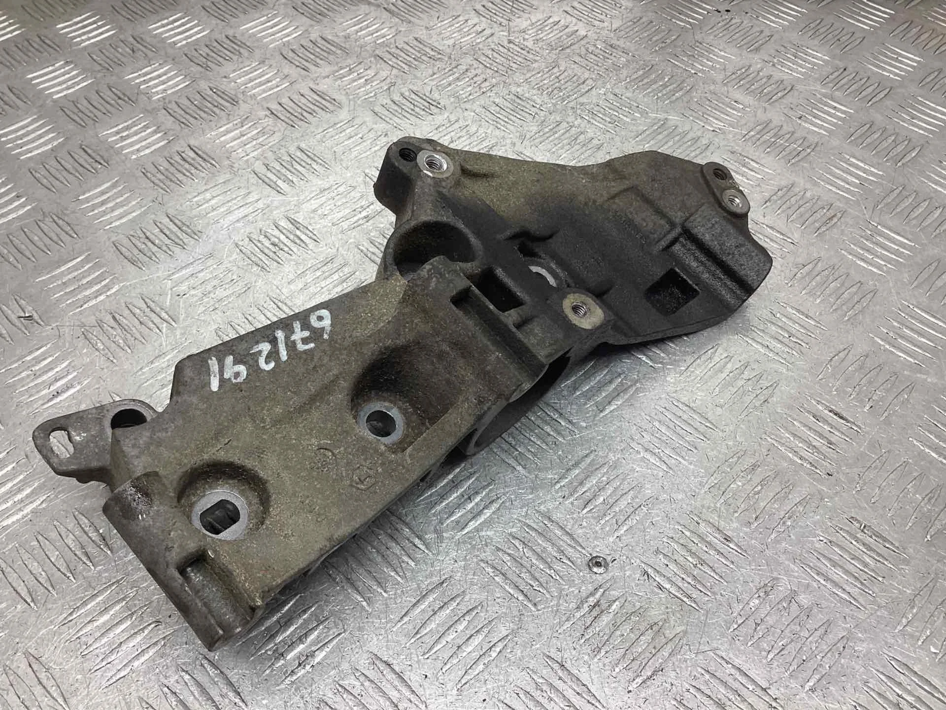 Кронштейн генератора Renault Modus 2004-2012 2007 1,5 DCi Дизель МКПП Хэтчбек 5дв. Modus