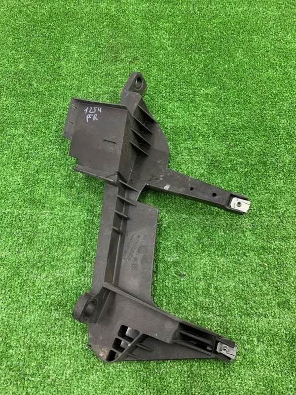 Кронштейн фары правой BMW X3 2008 63126939200 E83 N52B25AF
