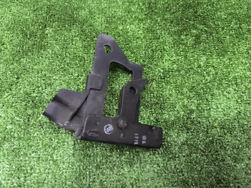 Крюк замка капота Mercedes-Benz C-class 2012 A2048800064 W204 271.860