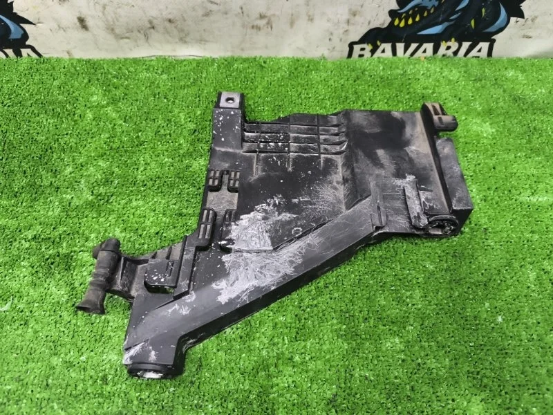 Кронштейн фары левой Audi A5 2010 8T0941453A 8T CDN