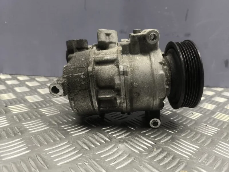 Компрессор кондиционера Audi Q5 2014 8T0260805E 8R CNC