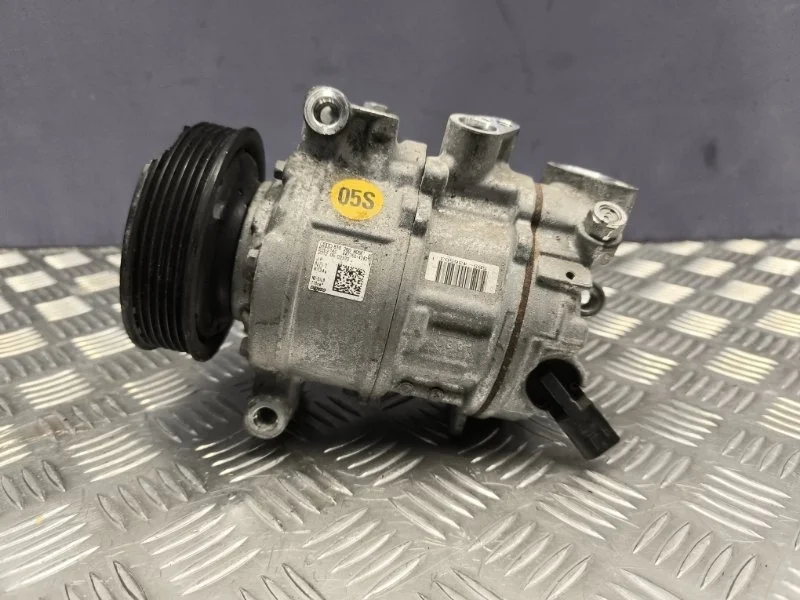 Компрессор кондиционера Audi A5 2012 8T0260805E 8T CDN