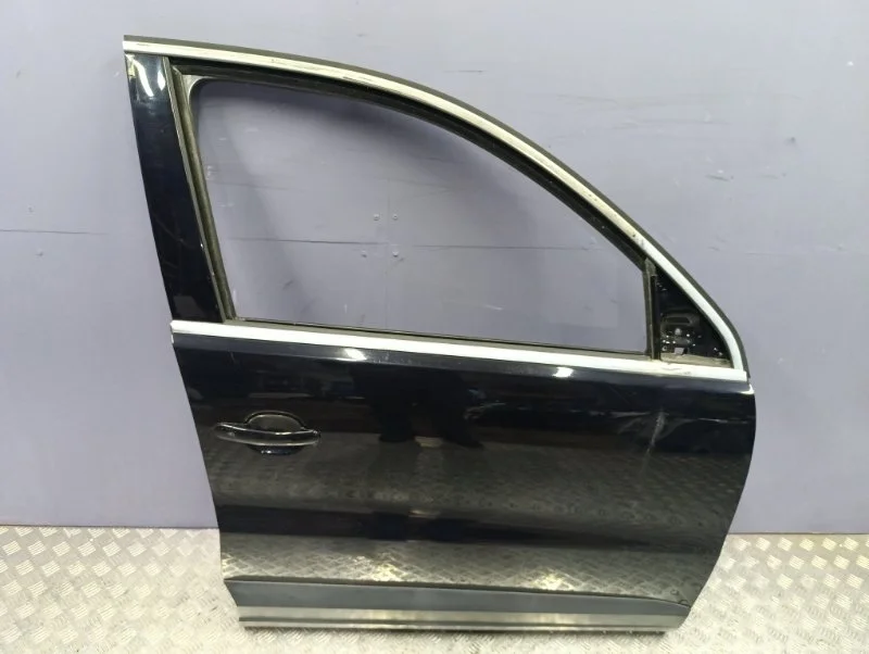 Дверь передняя правая volkswagen Tiguan 2009 5N0831056B 5N1 CAWA