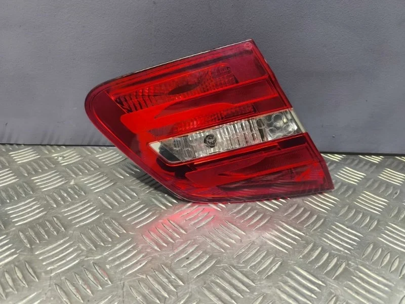 Фонарь в крышку багажника левый Mercedes-Benz B-class 2013 A2469066300 W246 270.910