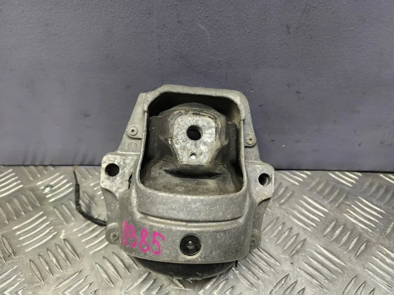 Подушка двигателя Audi Q5 2014 8R0199381 8R CNC