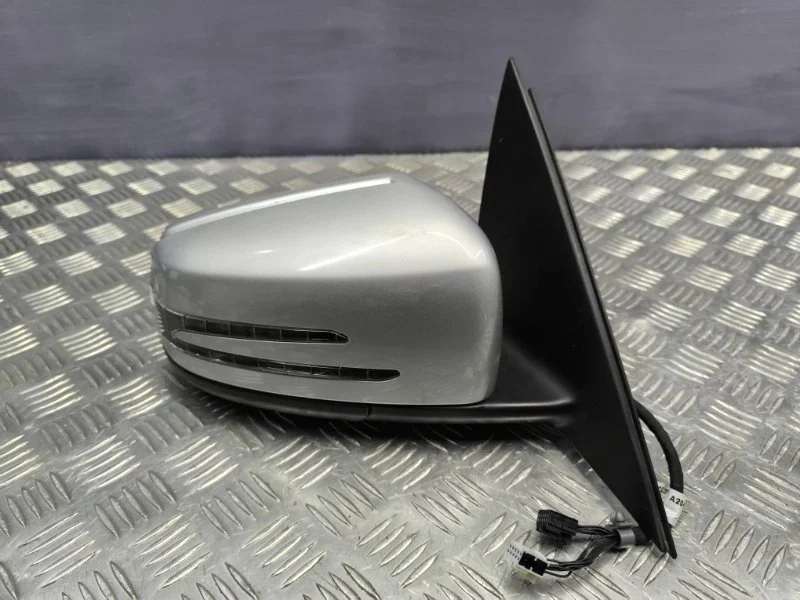 Зеркало правое Mercedes-Benz C-class 2012 A2048103076 W204 271.820