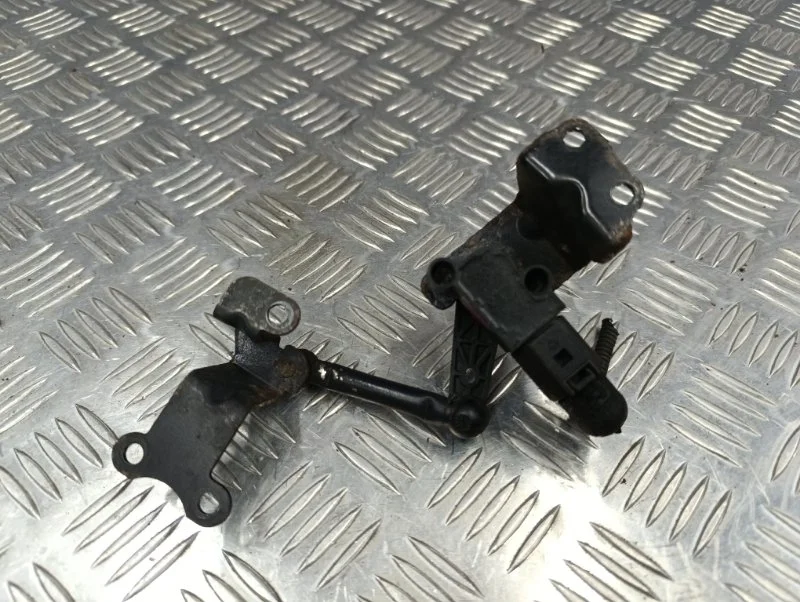 Датчик высоты дорожного просвета Audi A5 2012 1T0907503B 8T CDN