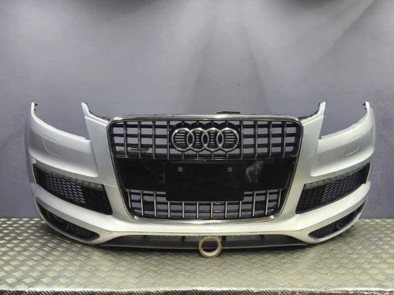 Бампер передний Audi q7 2010 4L0807105M 4LB CJTC