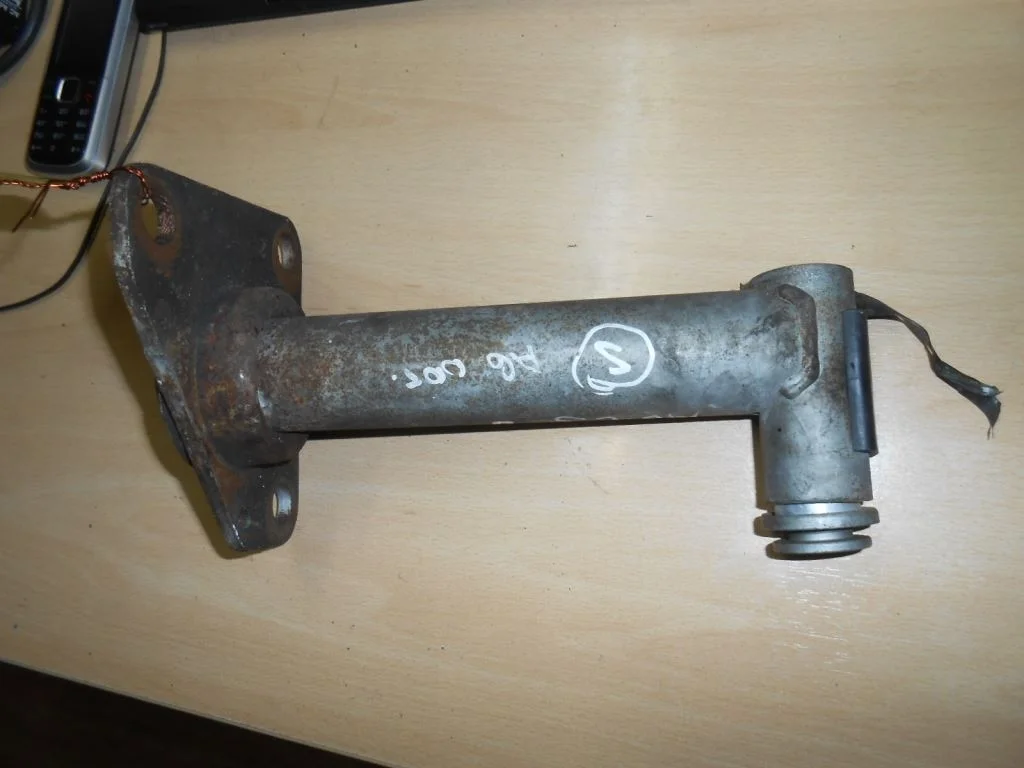 Кронштейн крепления бампера переднего Audi A6 A6 C5 (4B) 1997-2001 2001 2,4 i Бензин АКПП Седан.