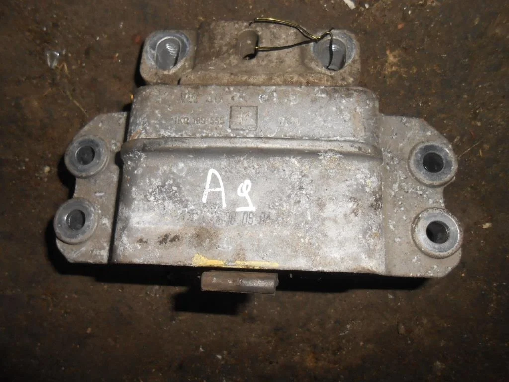 Подушка крепления двигателя Volkswagen Golf Golf V (1K) 2004-2009 2005 1,9 TDi Дизель МКПП Хэтчбек.