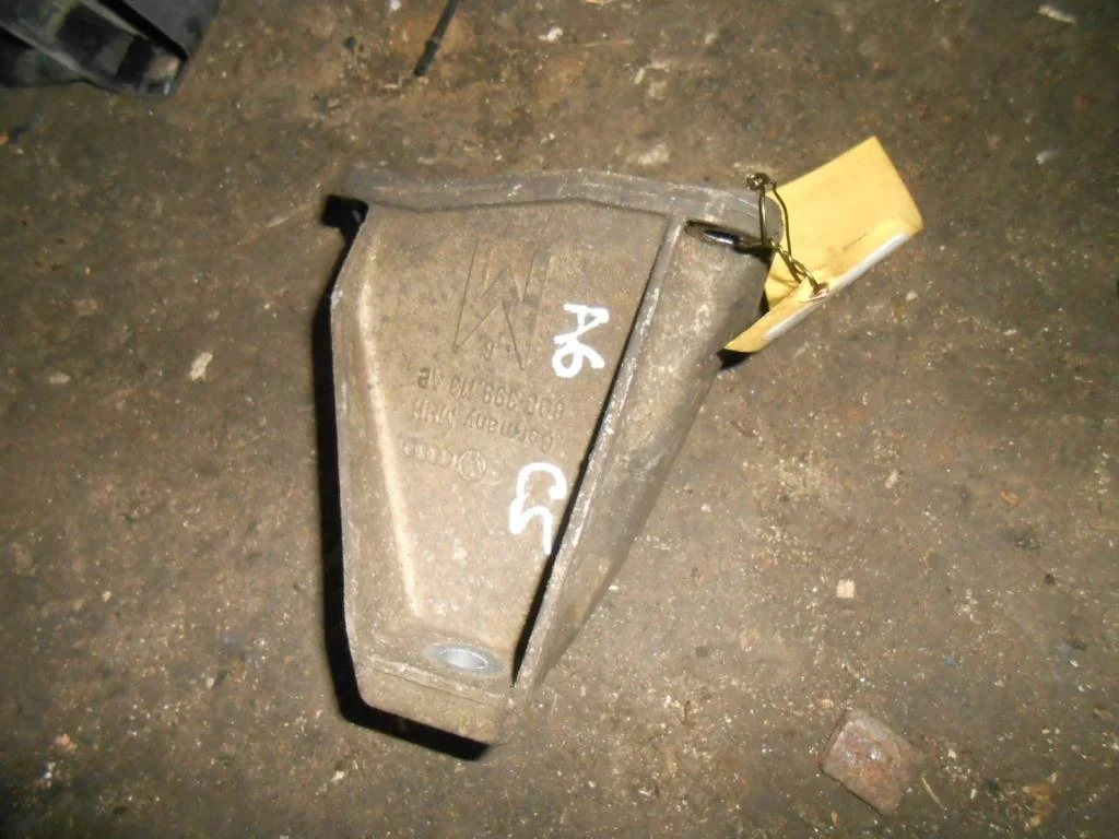 Кронштейн КПП Audi A6 A6 C5 (4B) 1997-2001 2000 1,9 TDi Дизель МКПП Седан.