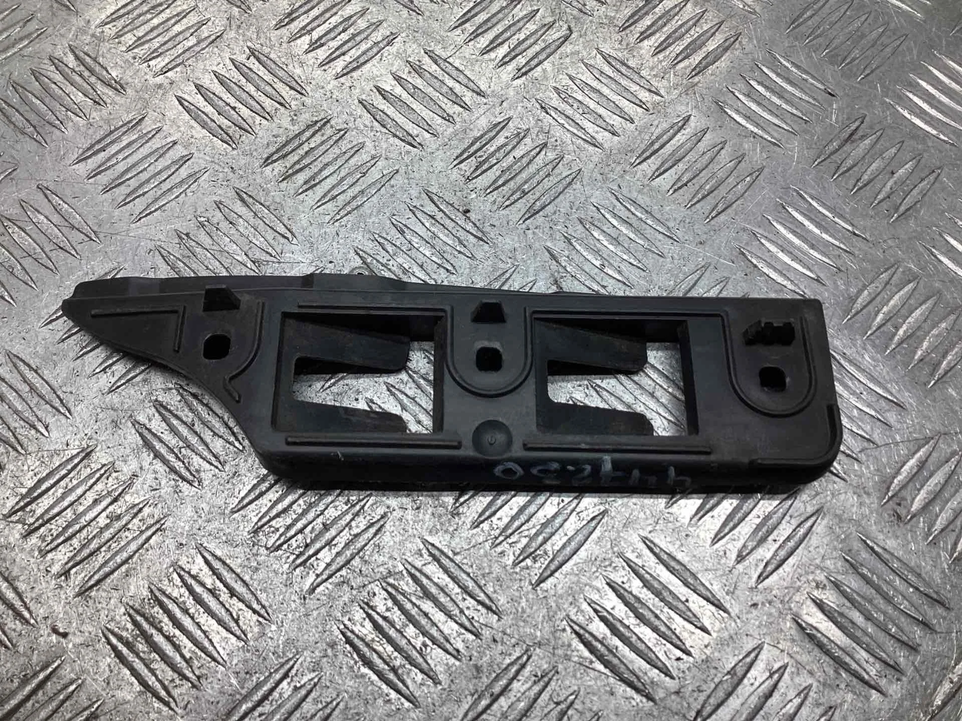 Кронштейн крепления бампера переднего Volkswagen Golf Golf V (1K) 2004-2009 2004
