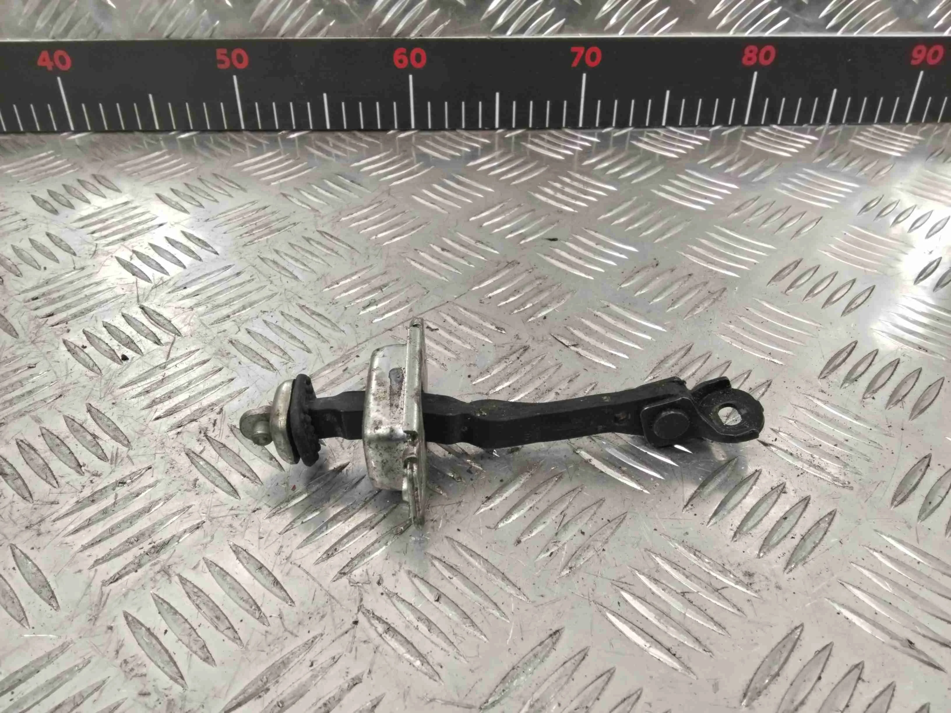 Ограничитель открывания двери Mazda 6 6 I (GG) 2002-2005 2004 2,0 i Бензин МКПП Седан.