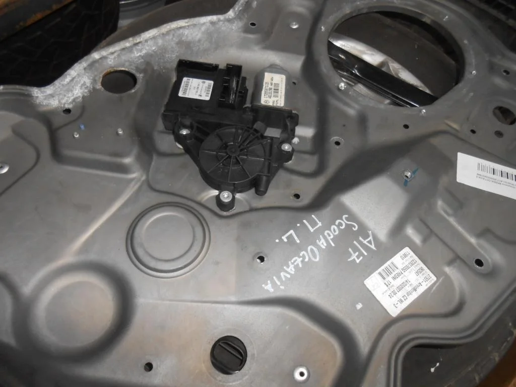 Стеклоподъемник передний левый Skoda Octavia Octavia A5 (1Z) 2004-2008 2007