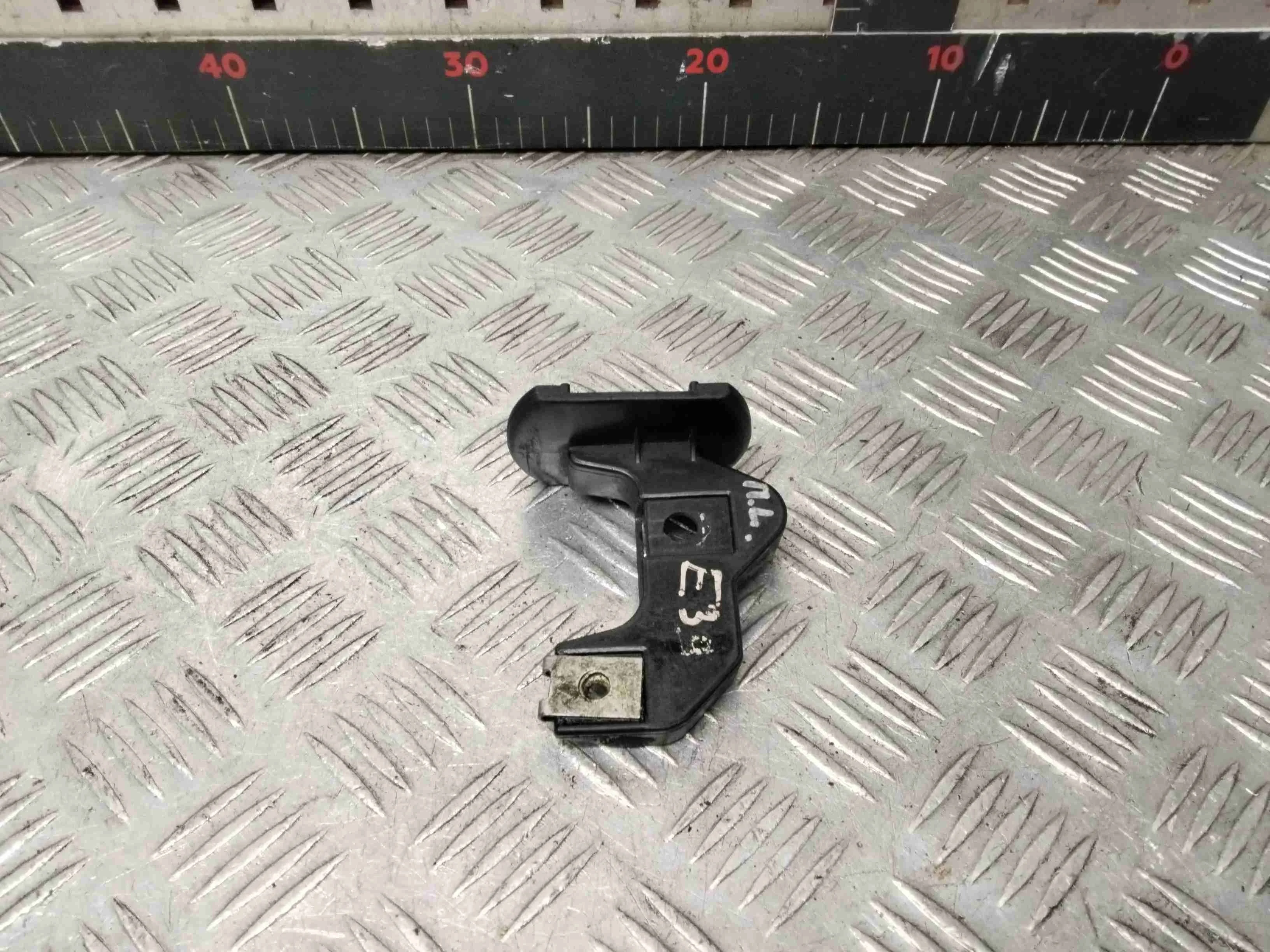 Кронштейн крепления бампера переднего BMW 5-Series (E39) 2000-2004 рестайлинг  2001 2,0 i Бензин АКПП Седан.