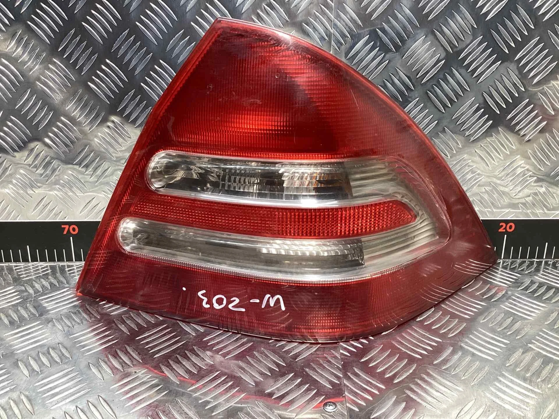 Фонарь задний правый Mercedes C (W203) 2000-2004  2003 2,2 CDi Дизель МКПП Седан.
