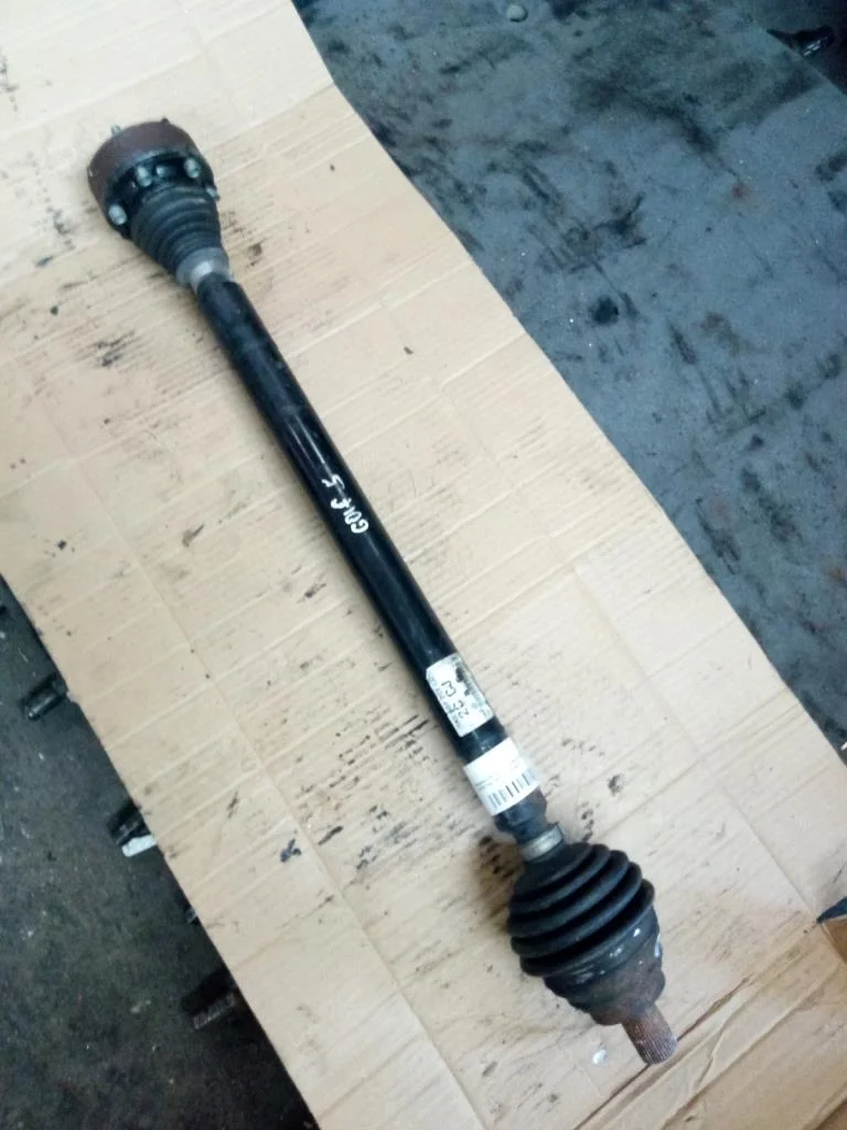 Полуось передняя правая (приводной вал, ШРУС) Volkswagen Golf Golf V (1K) 2004-2009 2006 1,9 TDi Дизель МКПП Хэтчбек.