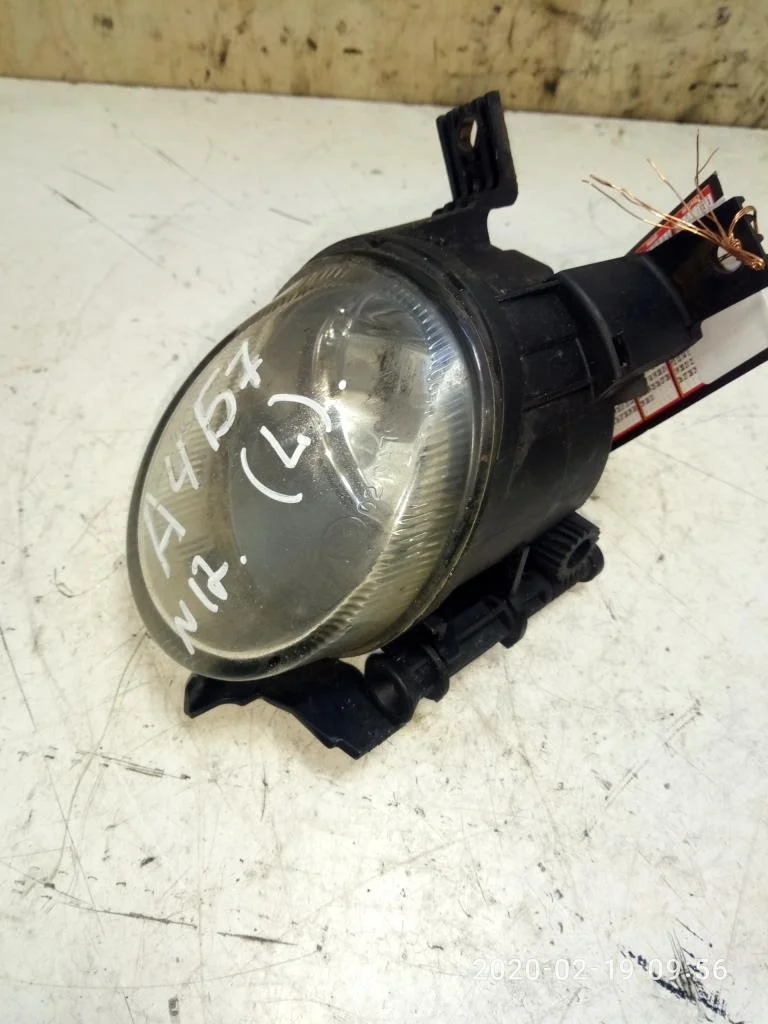 Фара противотуманная левая Audi A4 A4 B7 (8EC, 8ED) 2004-2008 2005 2,0 i Бензин МКПП Седан.