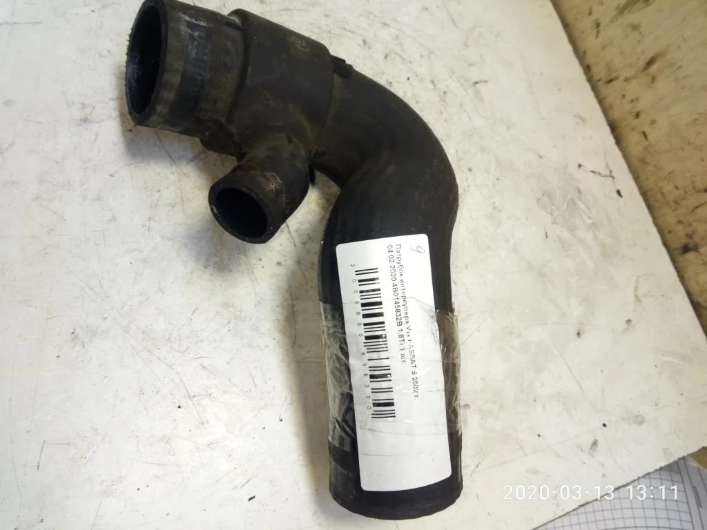 Патрубок интеркулера Volkswagen Passat Passat B5+ (3B) 2000-2005 рестайлинг 2002 1,8 Ti Бензин