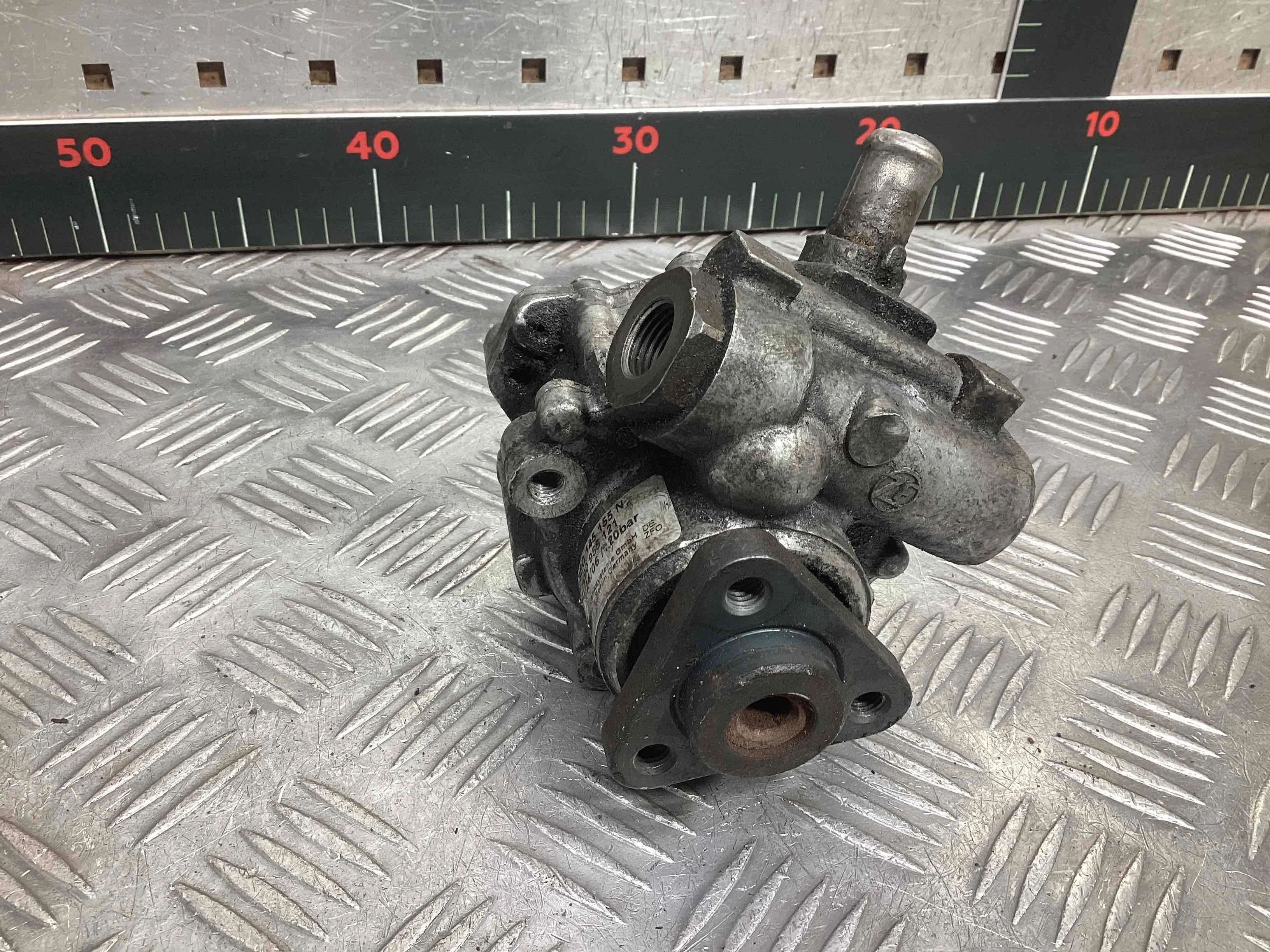 Насос гидроусилителя руля Audi A4 A4 B7 (8EC, 8ED) 2004-2008 2006 3,0 TDi Дизель АКПП Седан.