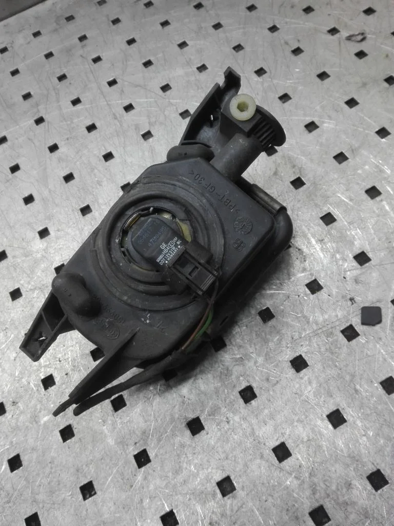 Фара противотуманная левая Mercedes C (W203) 2000-2004  2003 2,0 i Бензин МКПП Универсал.