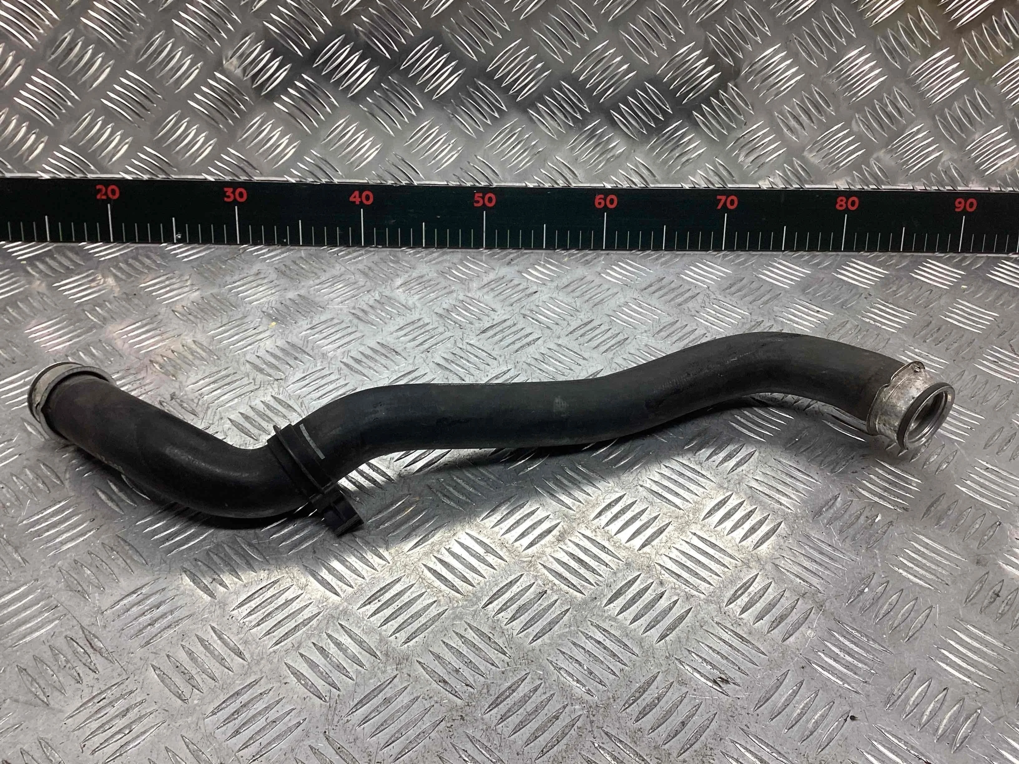Патрубок радиатора Mercedes E (W211) 2002-2006  2006 3,0 CDi Дизель АКПП Седан.