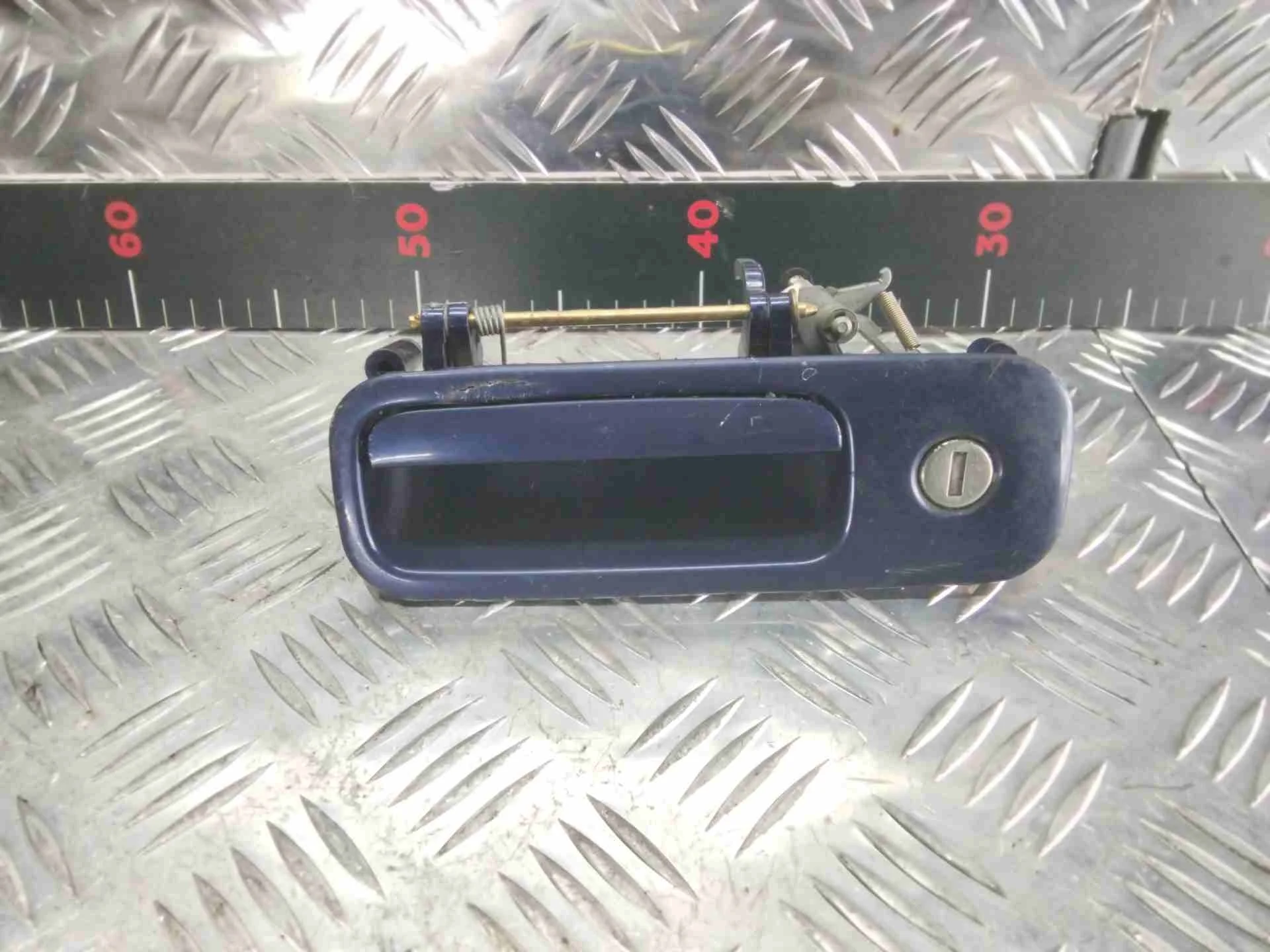 Ручка крышки багажника Volkswagen Golf Golf IV (1J) 1997-2004 2001 1,6 i Бензин МКПП Хэтчбек.