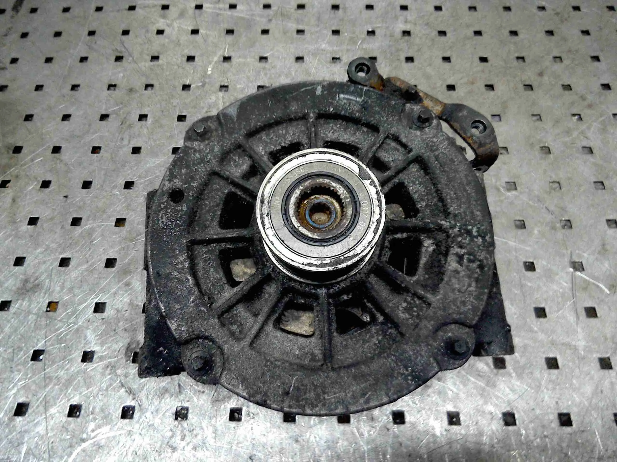 Генератор Mercedes C (W203) 2000-2004  2002 2,2 CDi Дизель АКПП Седан.