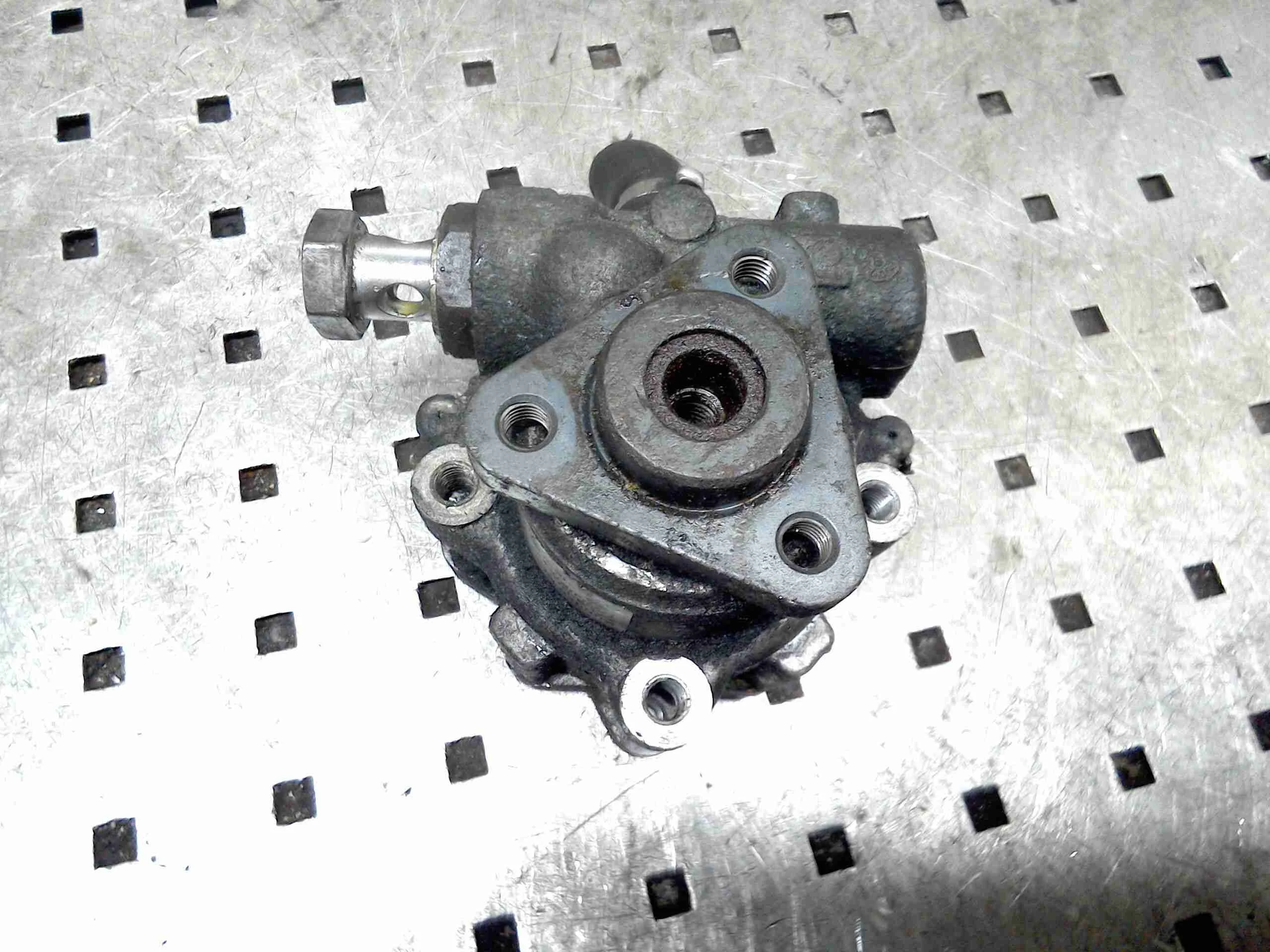 Насос гидроусилителя руля Audi A4 A4 B7 (8EC, 8ED) 2004-2008 2007 2,0 TDi Дизель АКПП Универсал.