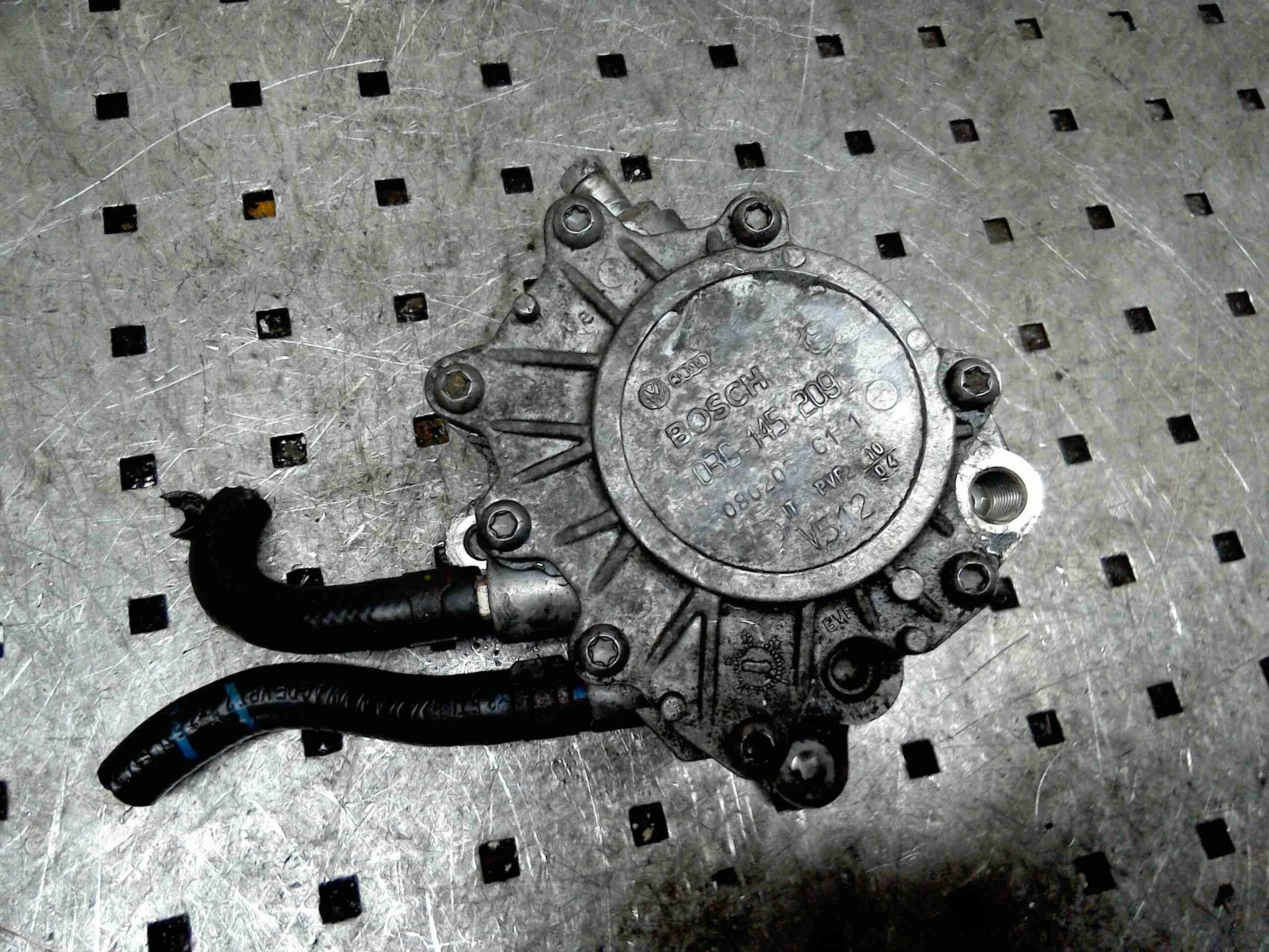 Насос вакуумный Audi A3 A3 II (8P) 2003-2005 2004 2,0 TDi Дизель МКПП Хэтчбек.