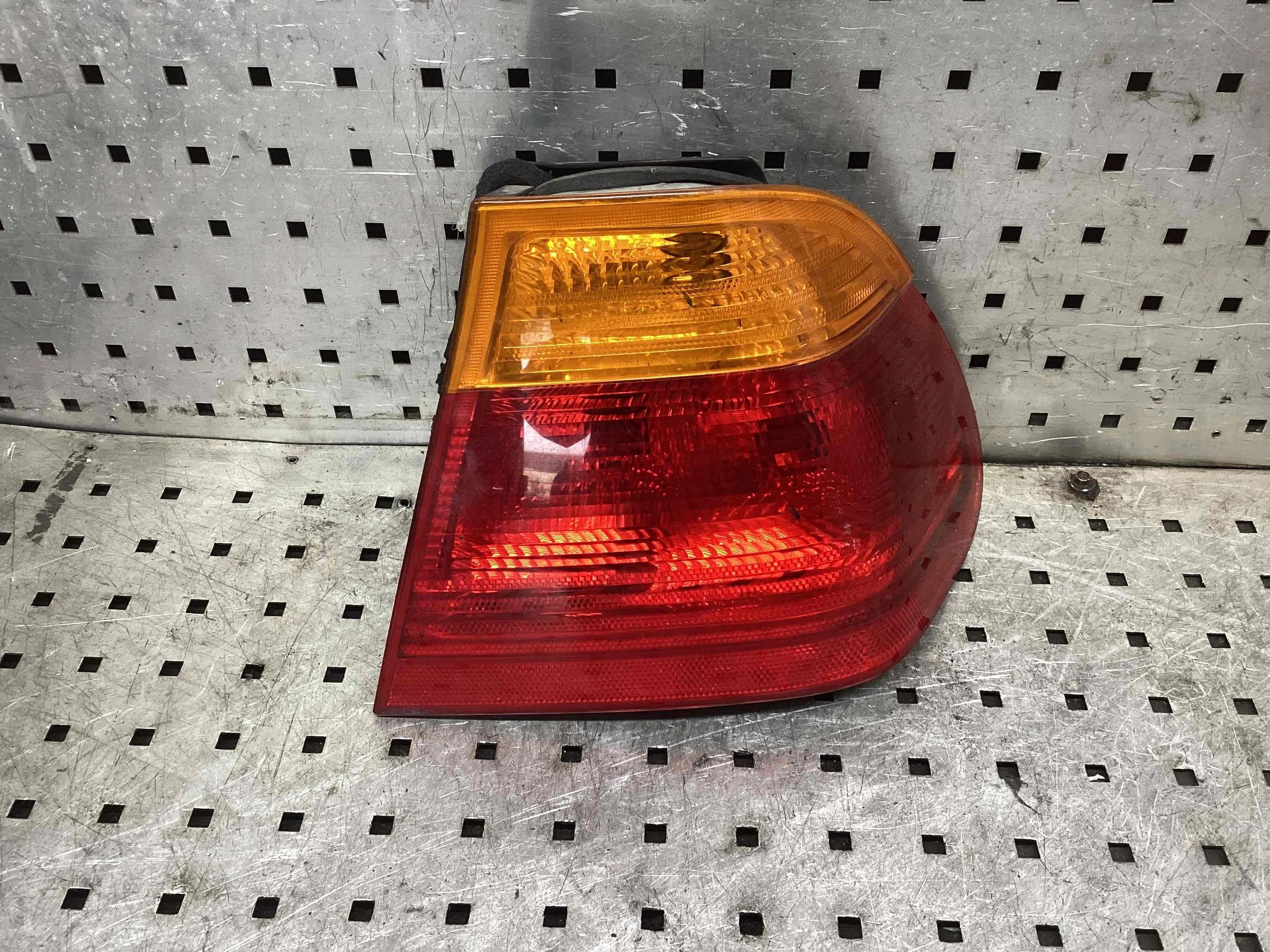 Фонарь задний правый BMW 3-Series (E46) 1998-2001  1999 1,8 i Бензин МКПП Седан.