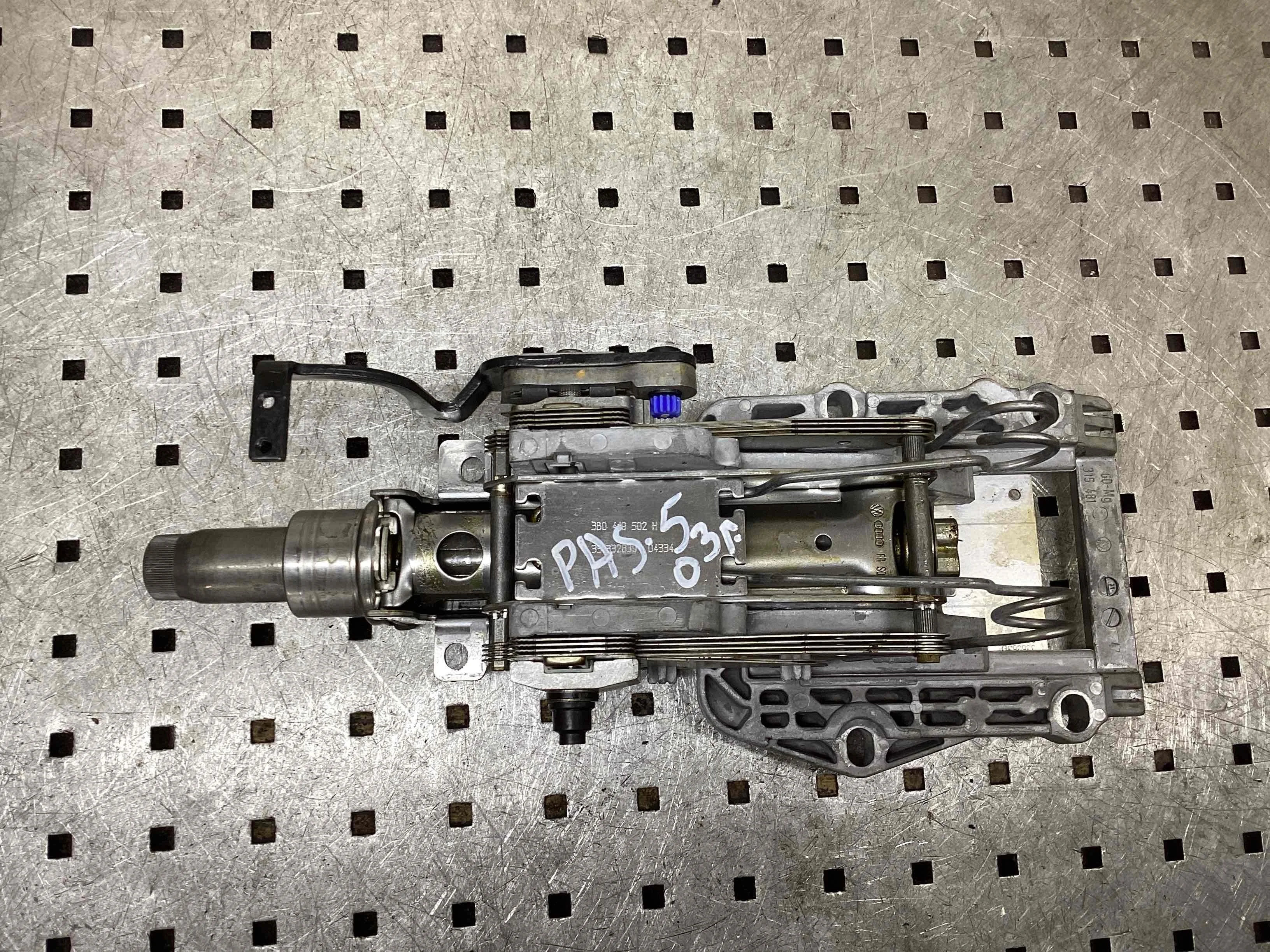 Рулевая колонка Volkswagen Passat Passat B5+ (3B) 2000-2005 рестайлинг 2004