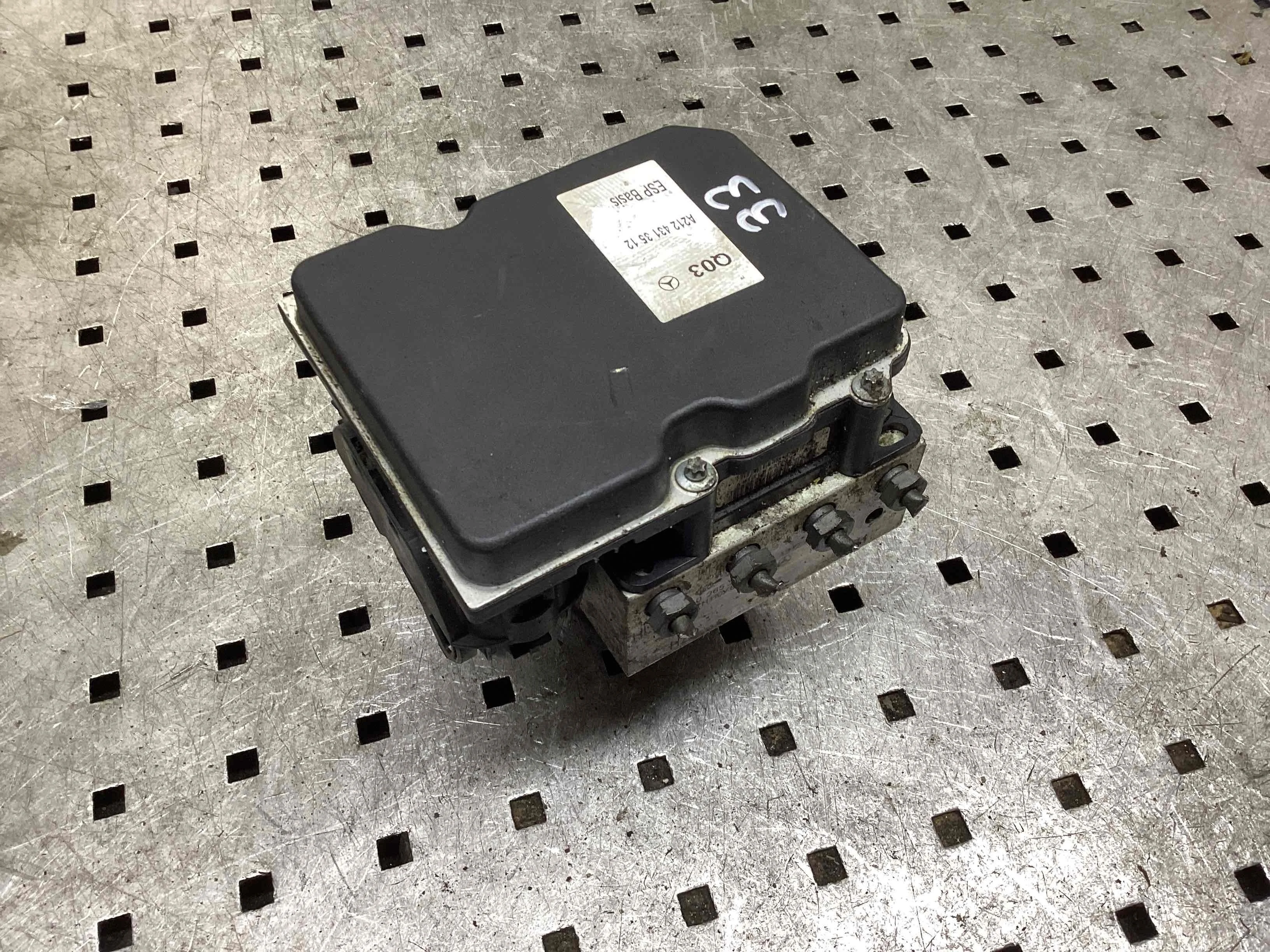 Блок ABS Mercedes E (W212) 2009-2013  2011 2,2 CDi Дизель АКПП Седан.