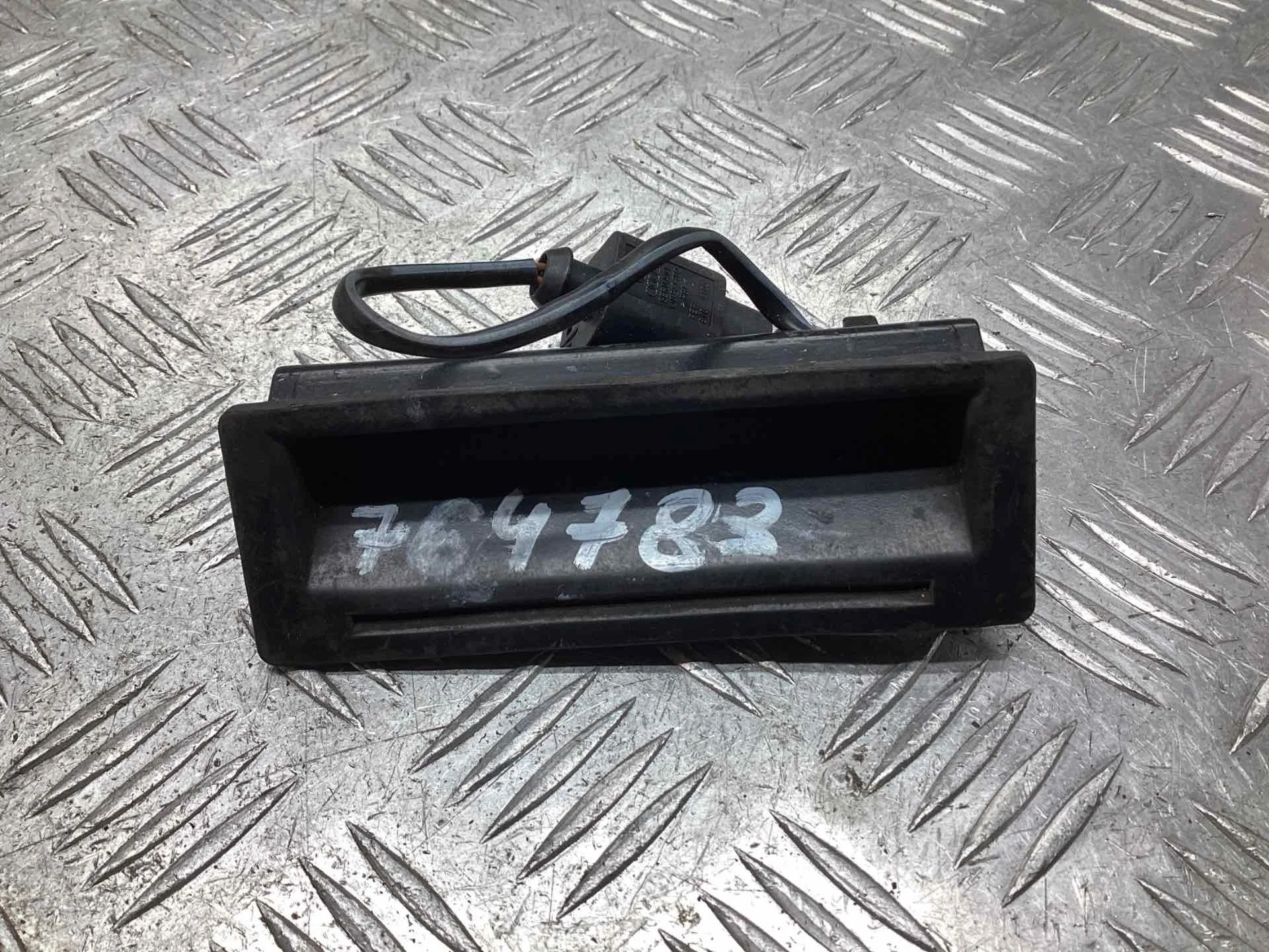 Ручка крышки багажника Volkswagen Touareg Touareg I (7L) 2002-2006 2004