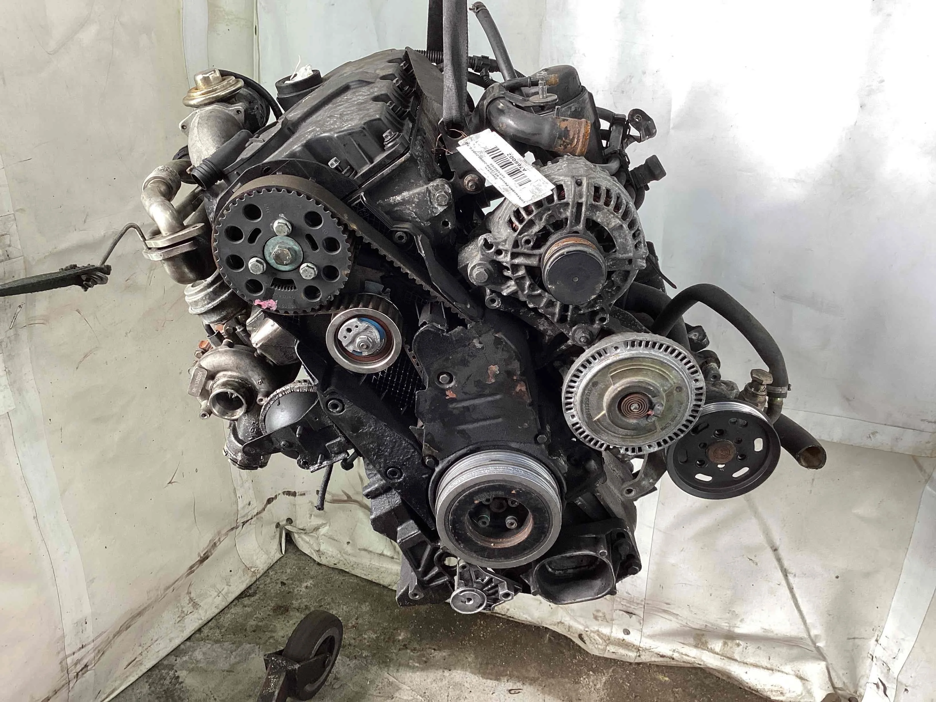 Двигатель Volkswagen Passat Passat B5+ (3B) 2000-2005 рестайлинг 2003 1,9 TDi Дизель АКПП Седан.