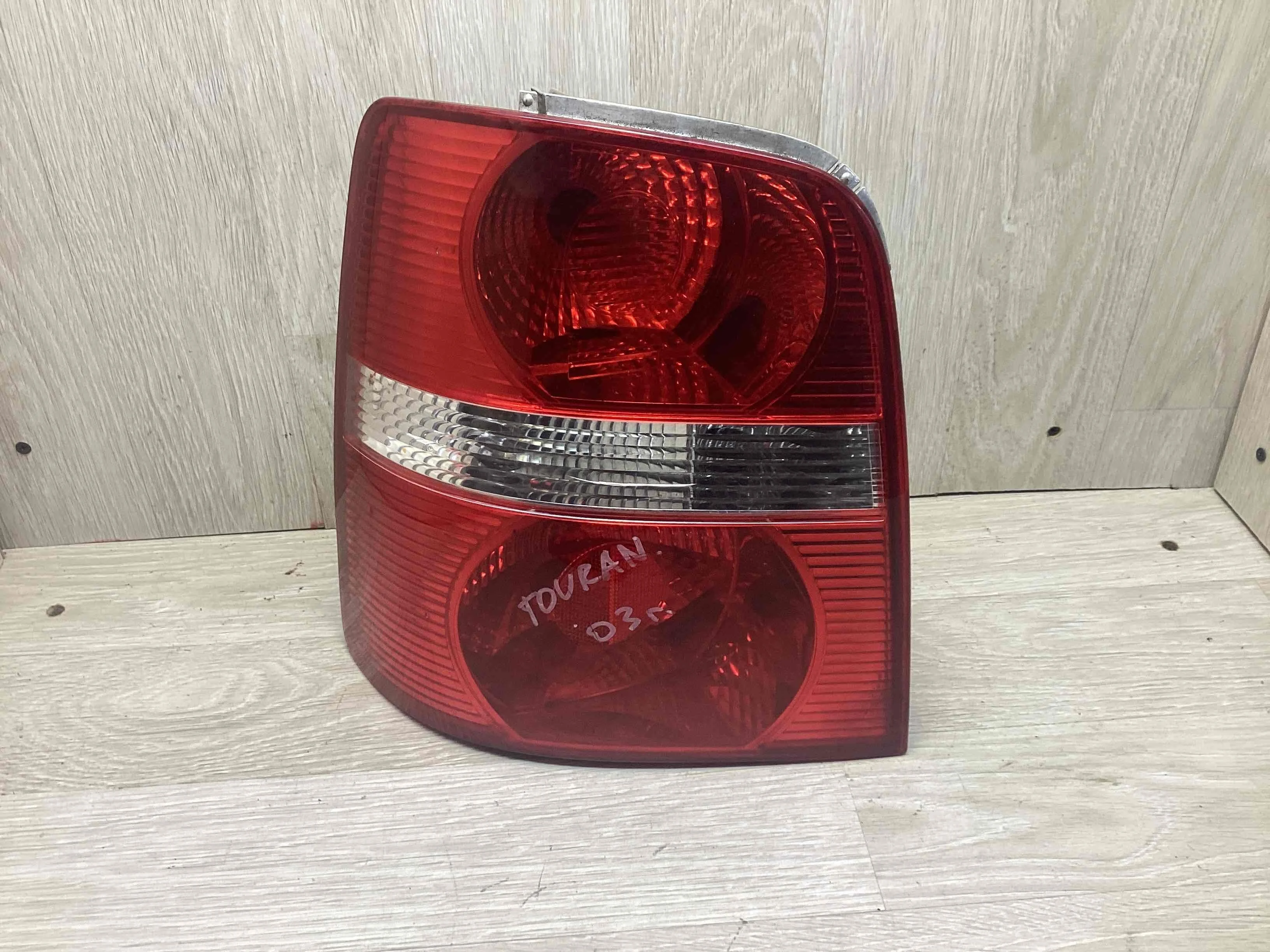 Фонарь задний левый Volkswagen Touran Touran I (1T) 2003-2006 2004 1,9 TDi Дизель МКПП Минивэн.