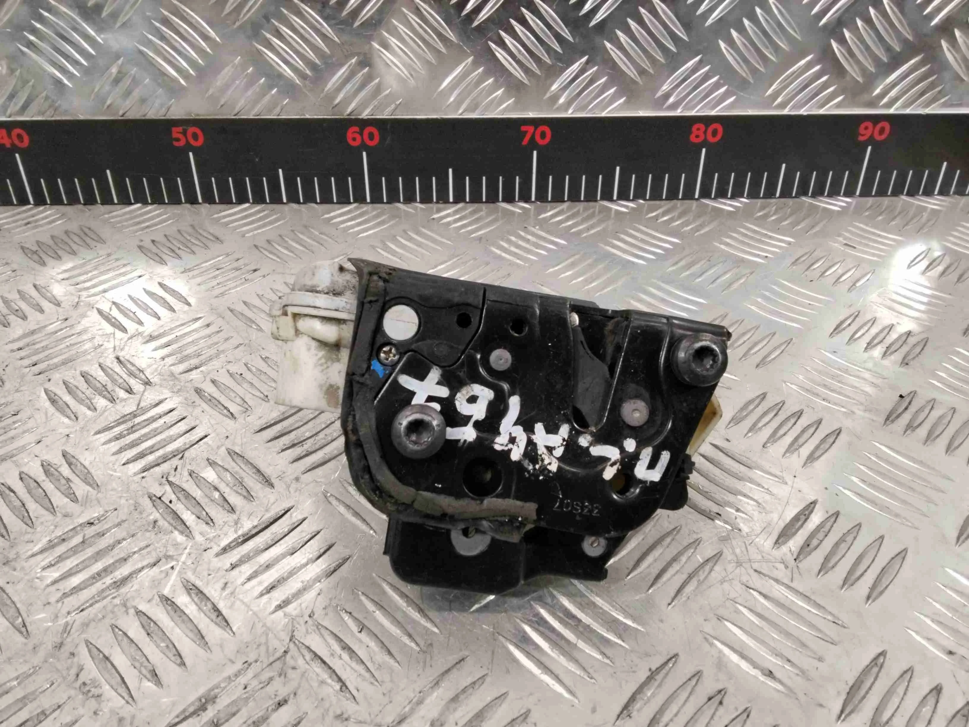 Замок двери передней левой Audi A4 A4 B7 (8EC, 8ED) 2004-2008 2007 2,0 TDi Дизель МКПП Универсал.