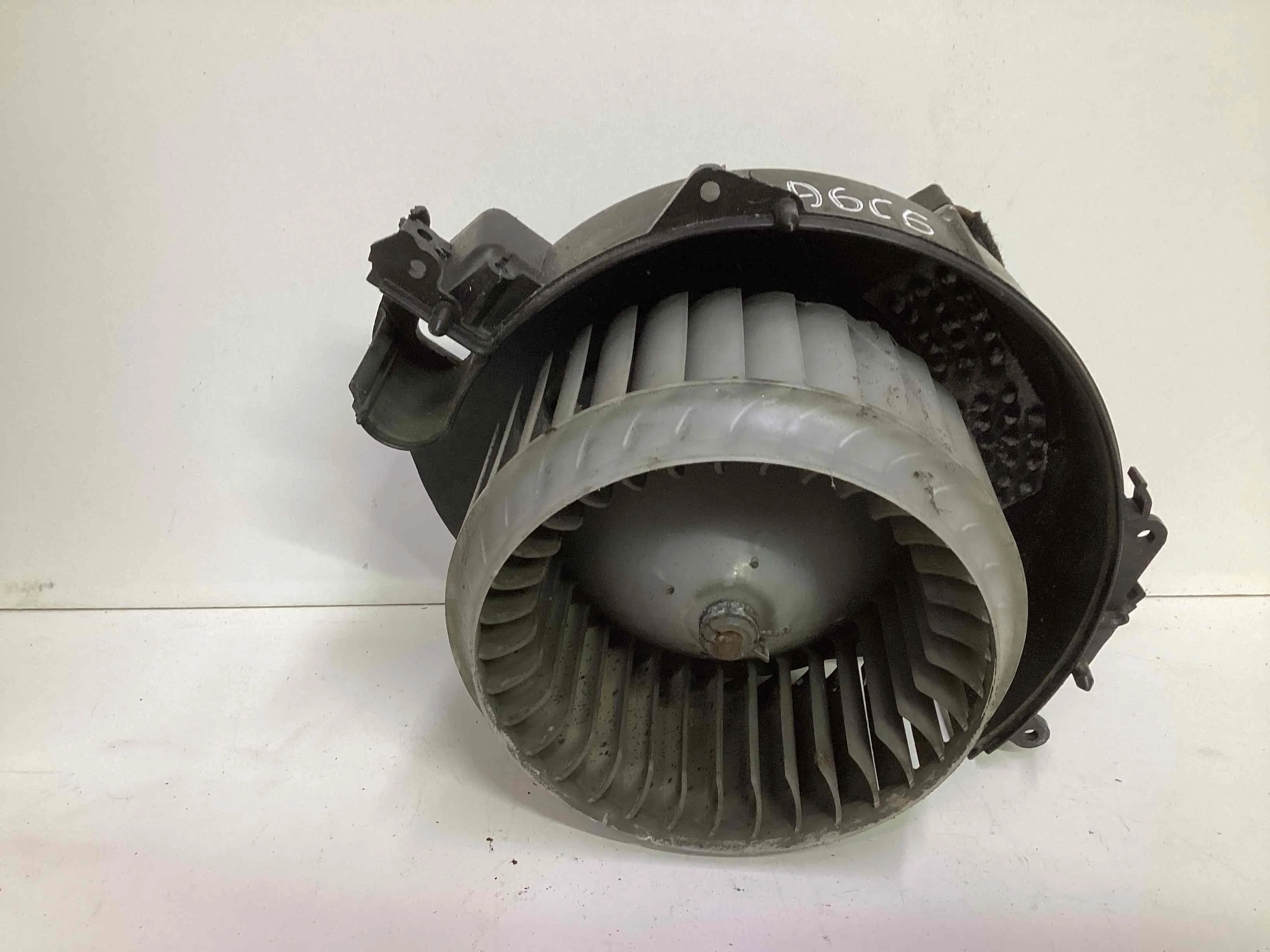 Моторчик печки Audi A6 A6 C6 (4F) 2004-2008 2006 2,7 TDi Дизель АКПП Седан.