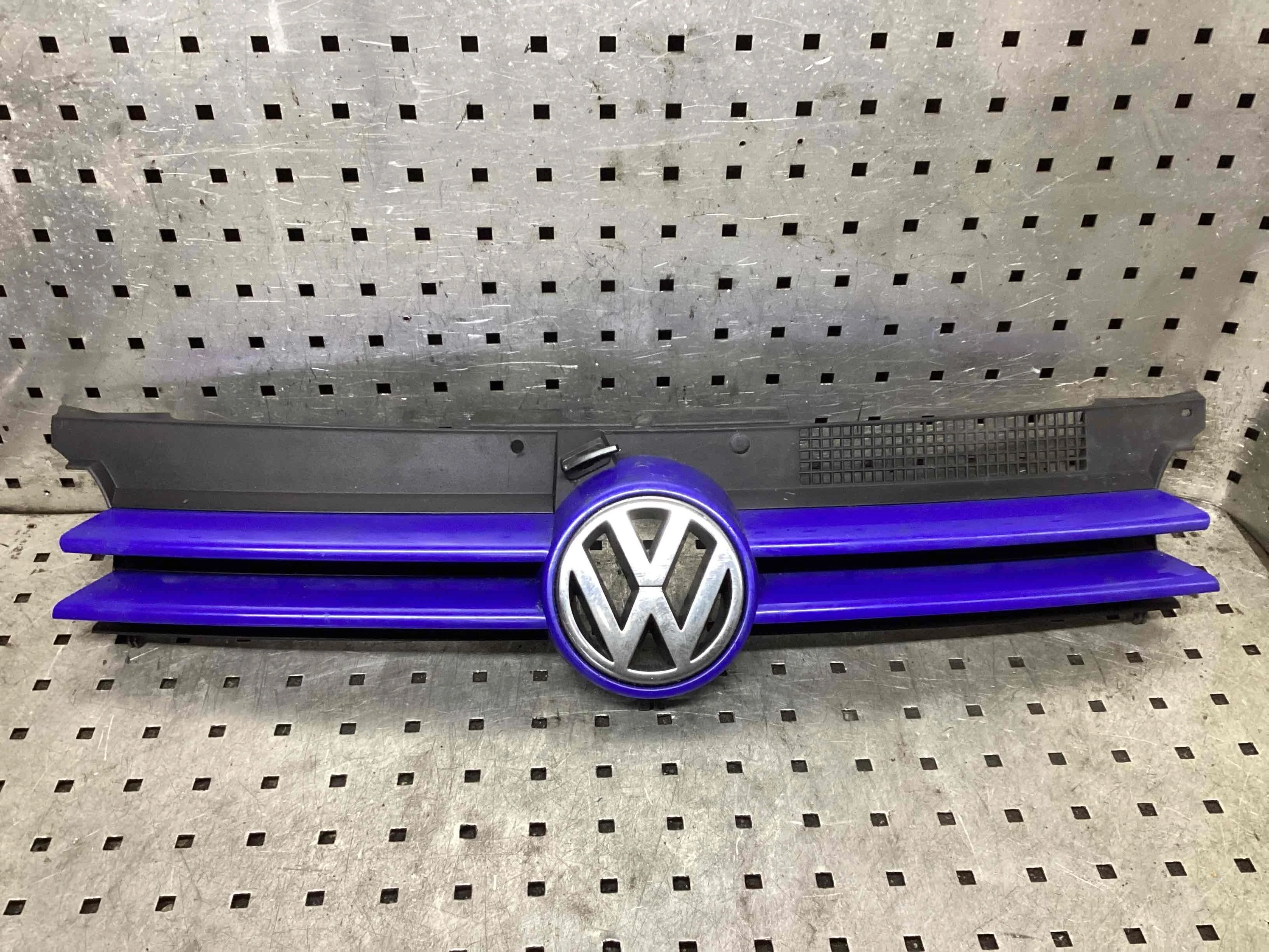 Решетка радиатора Volkswagen Golf Golf IV (1J) 1997-2004 2001